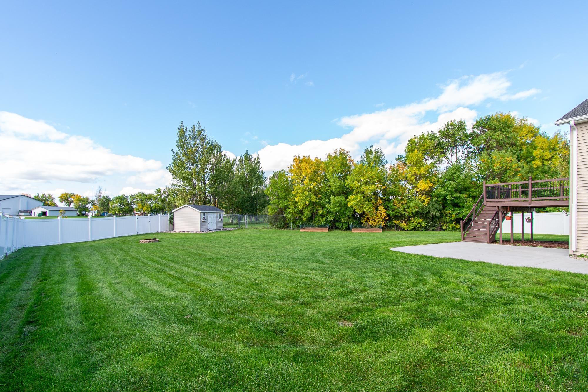 2013 single family home for sale at 5883 Autumn Drive S in Fargo, ND — 4 bed, 2 bath (photo 44 of 56)