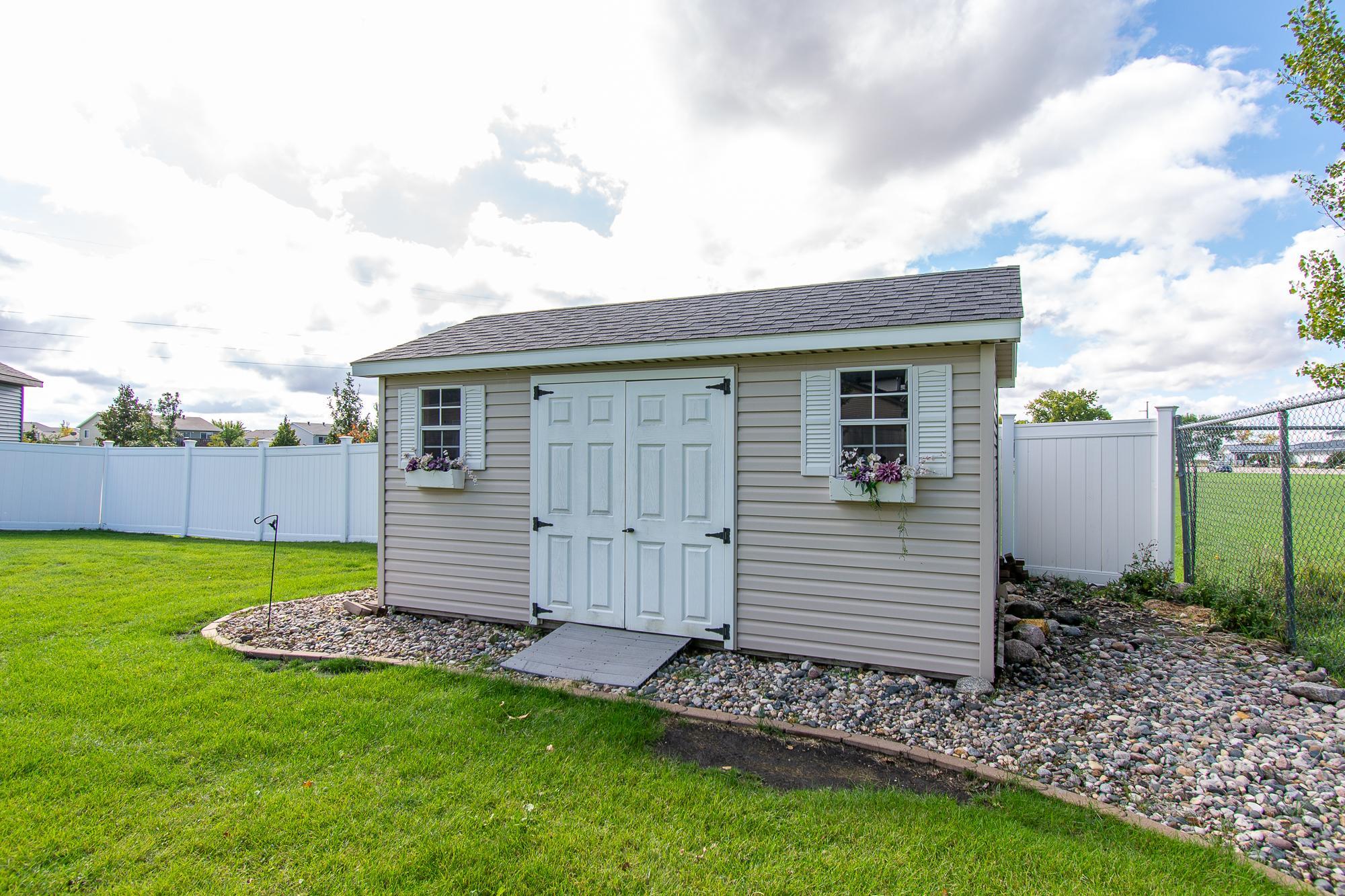 2013 single family home for sale at 5883 Autumn Drive S in Fargo, ND — 4 bed, 2 bath (photo 46 of 56)