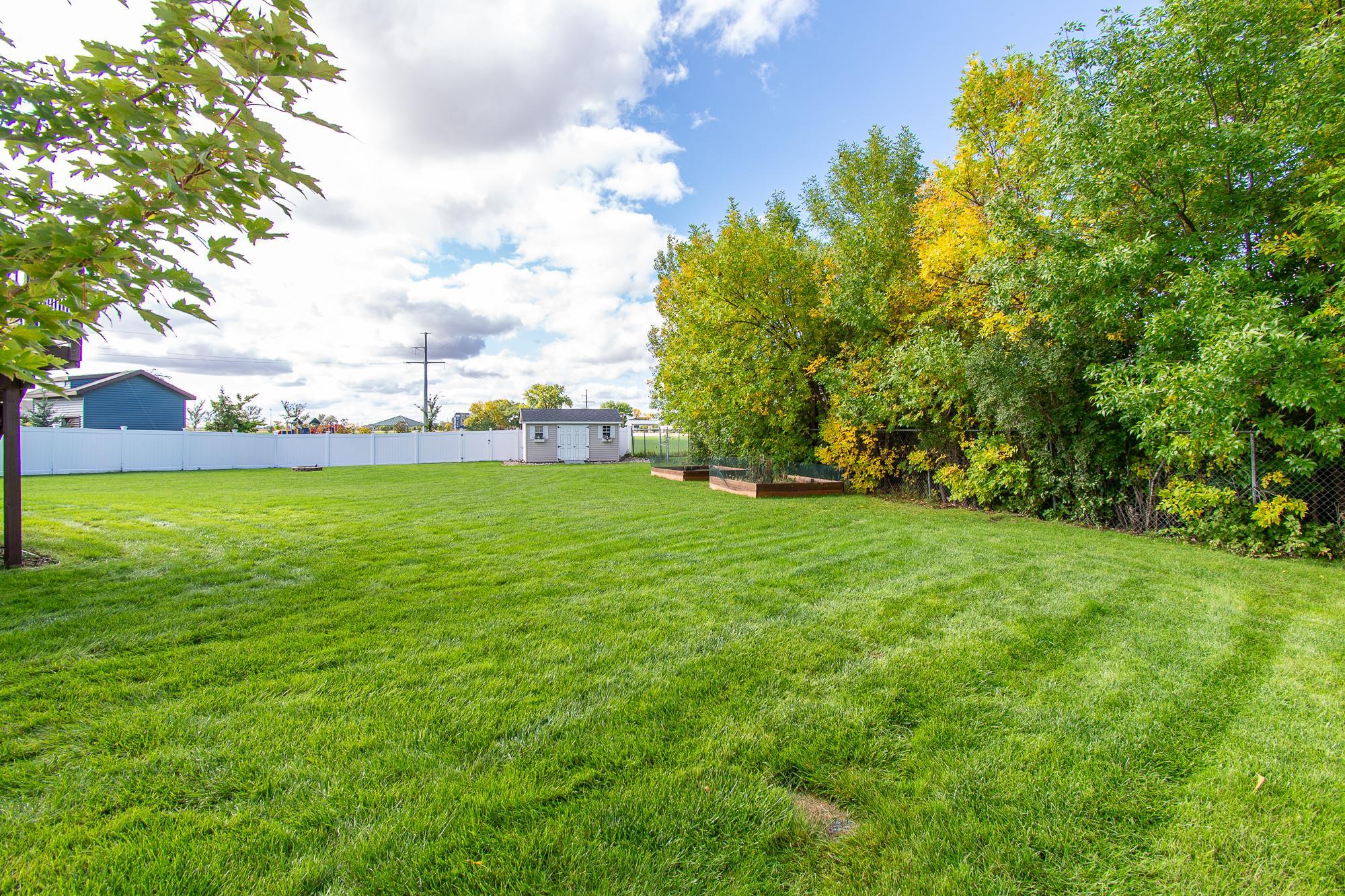 2013 single family home for sale at 5883 Autumn Drive S in Fargo, ND — 4 bed, 2 bath (photo 50 of 56)