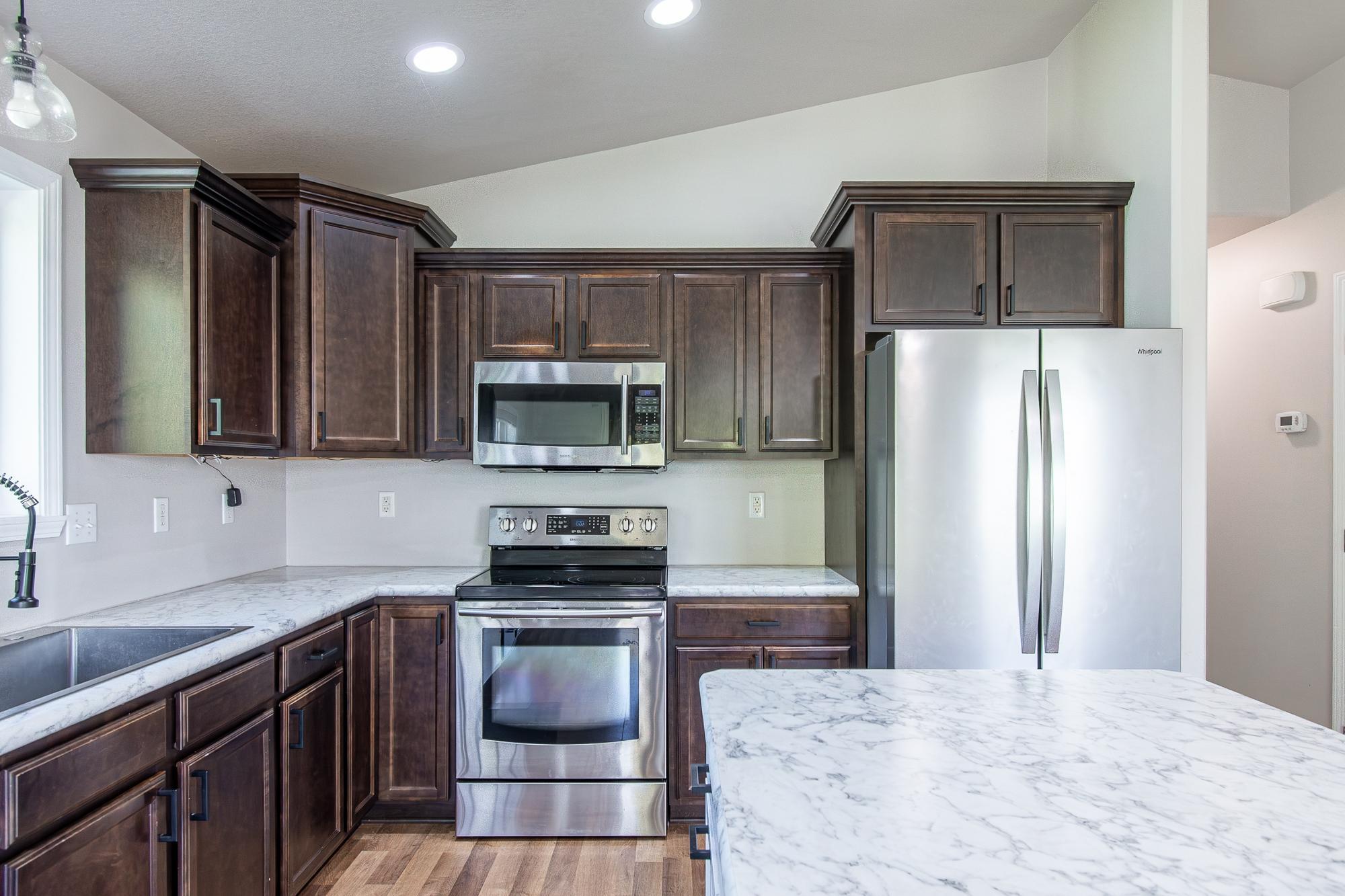 2013 single family home for sale at 5883 Autumn Drive S in Fargo, ND — 4 bed, 2 bath (photo 7 of 56)