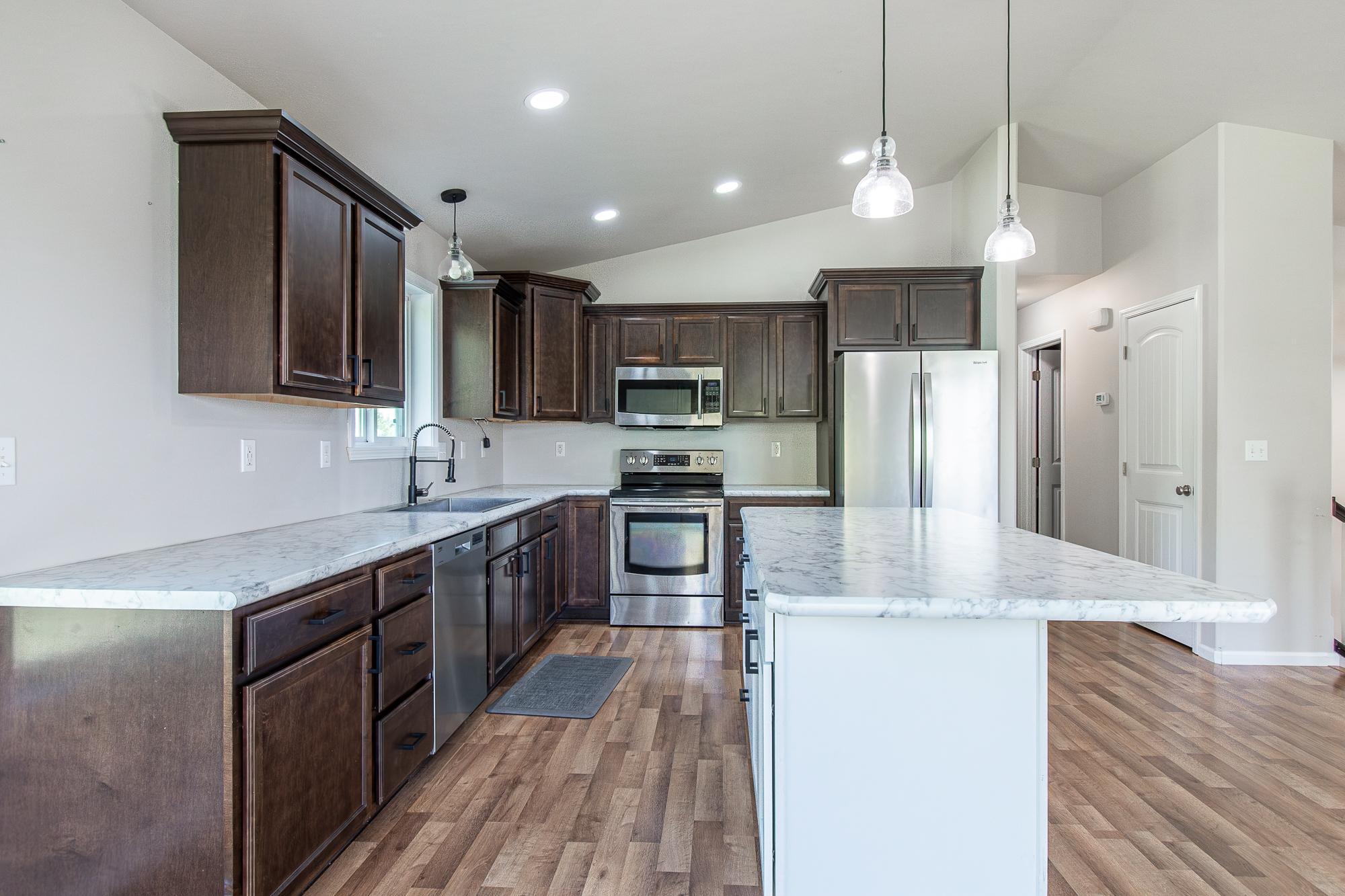 2013 single family home for sale at 5883 Autumn Drive S in Fargo, ND — 4 bed, 2 bath (photo 8 of 56)