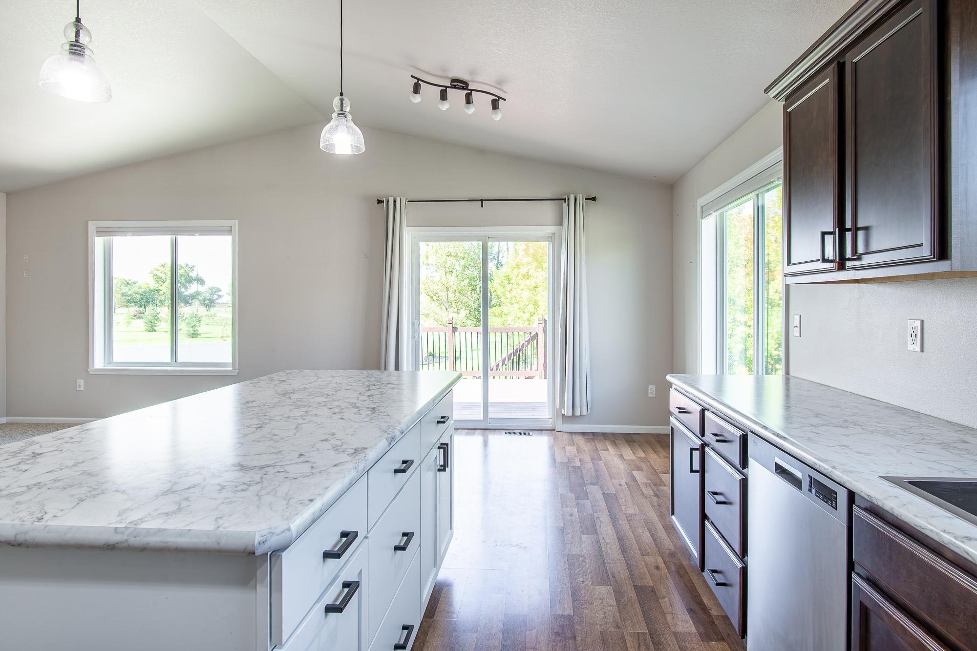 2013 single family home for sale at 5883 Autumn Drive S in Fargo, ND — 4 bed, 2 bath (photo 9 of 56)