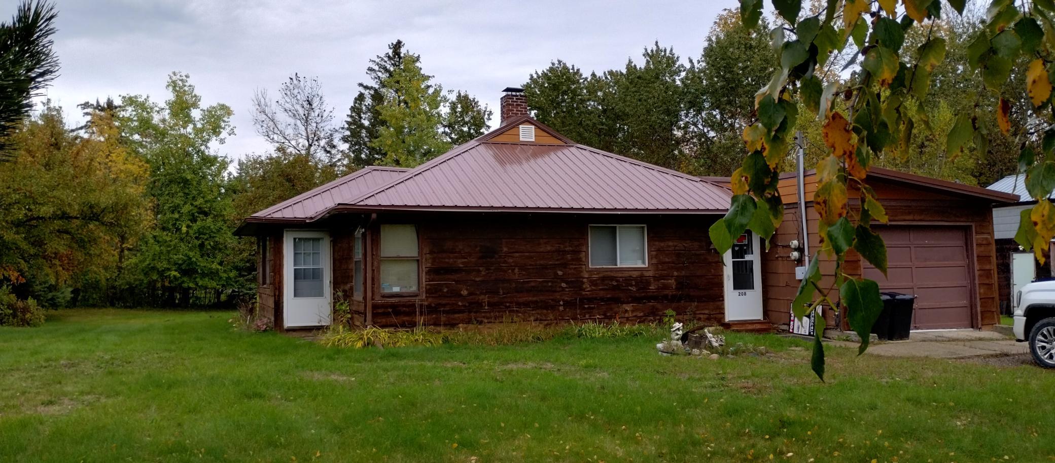 1950 single family home for sale at 208 Pine Avenue NW in Bagley, MN — 3 bed, 1 bath (photo 2 of 31)