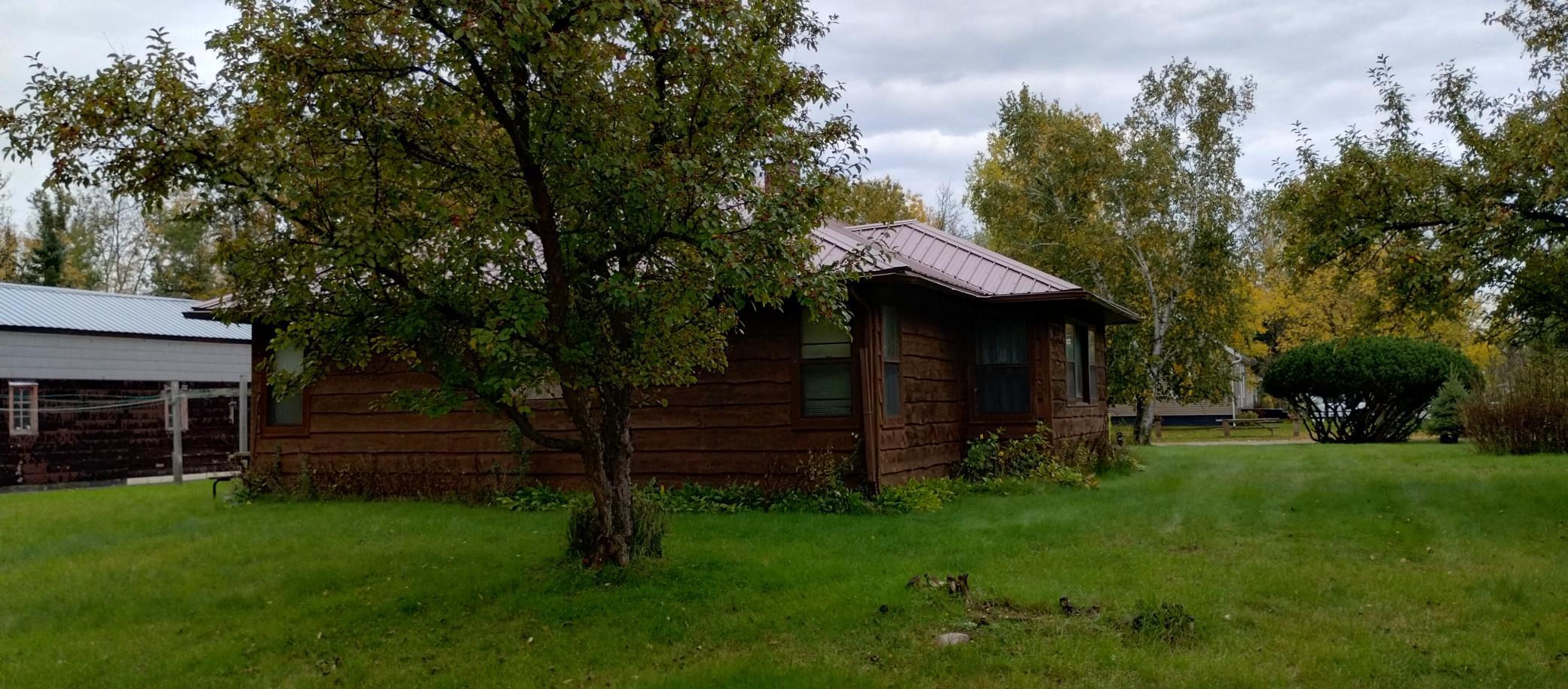 1950 single family home for sale at 208 Pine Avenue NW in Bagley, MN — 3 bed, 1 bath (photo 3 of 31)