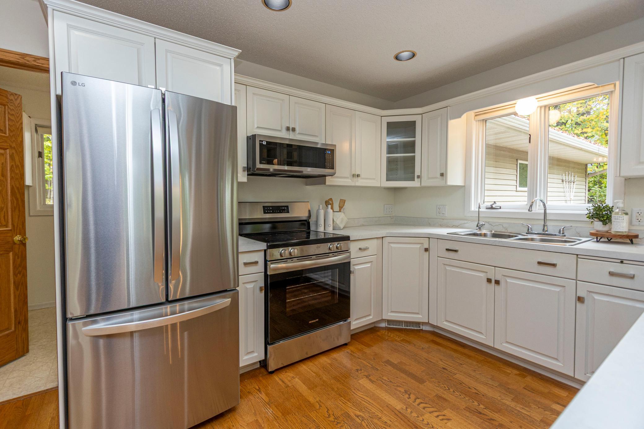 1993 single family home for sale at 1850 Petes Point Lane SW in Alexandria, MN — 4 bed, 3 bath (photo 13 of 84)