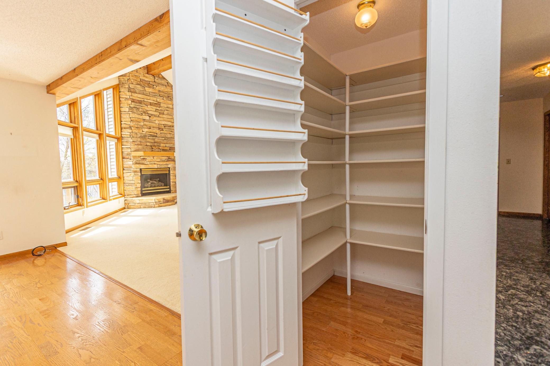 1993 single family home for sale at 1850 Petes Point Lane SW in Alexandria, MN — 4 bed, 3 bath (photo 17 of 84)