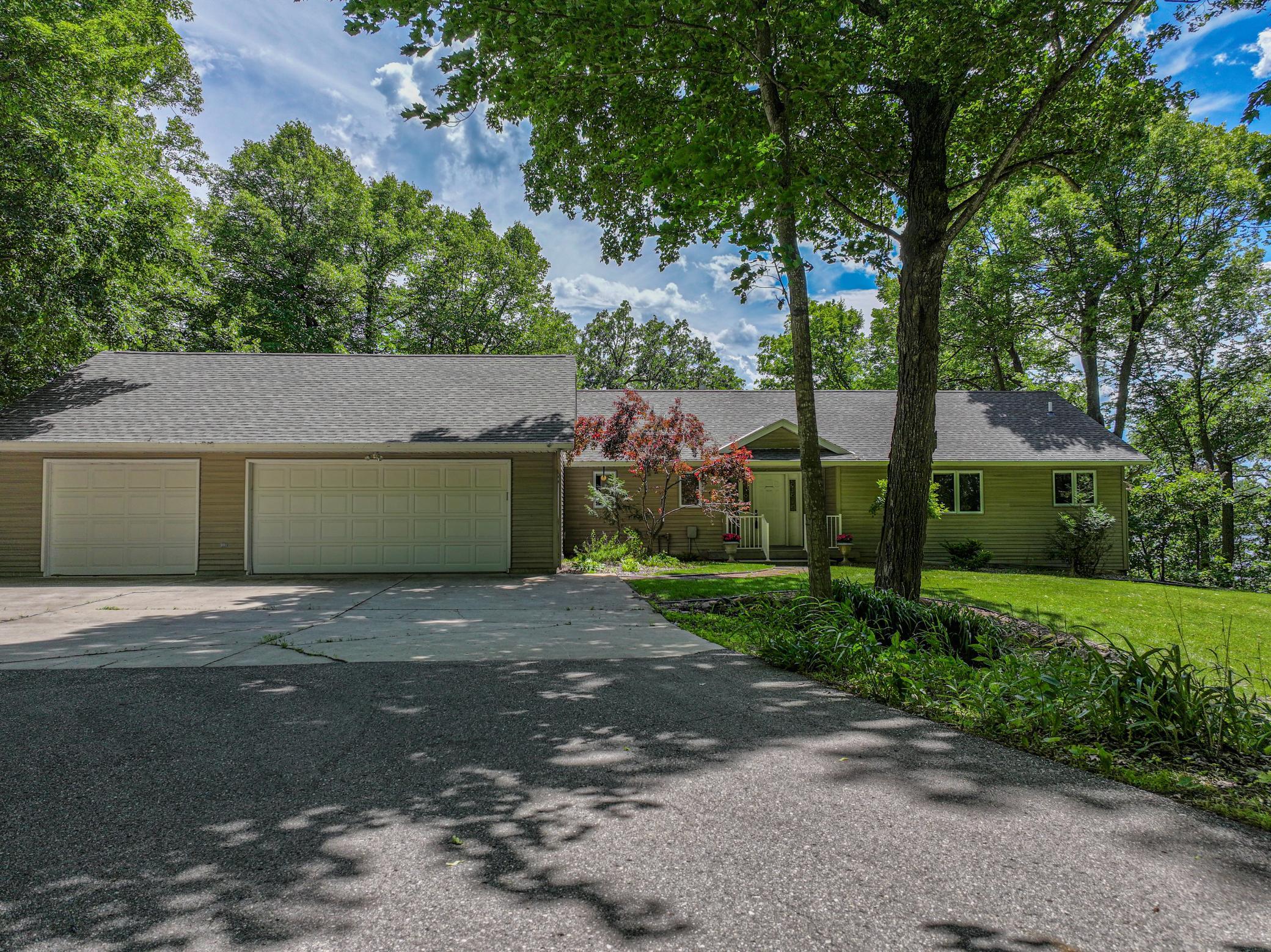 1993 single family home for sale at 1850 Petes Point Lane SW in Alexandria, MN — 4 bed, 3 bath (photo 3 of 84)
