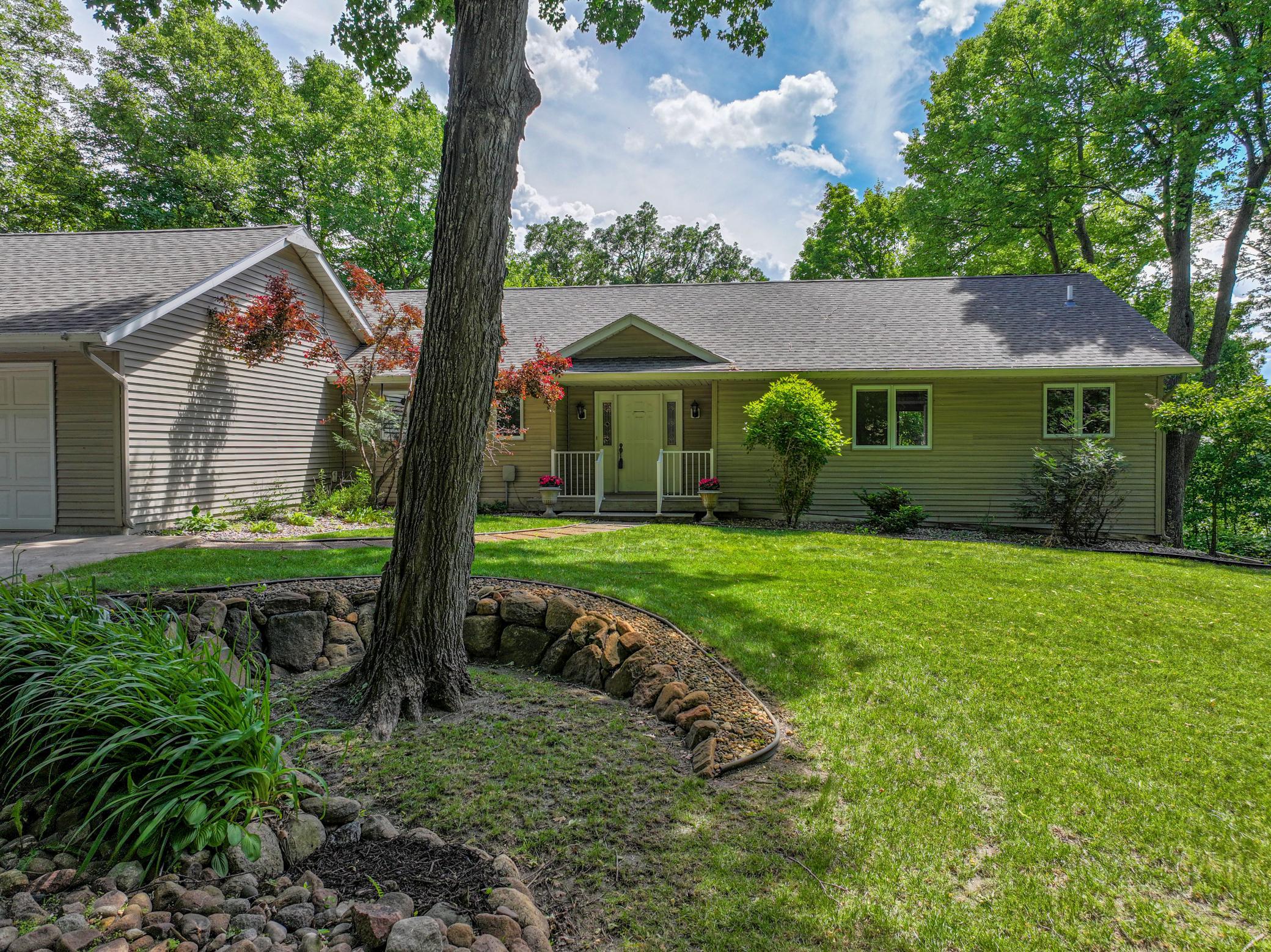 1993 single family home for sale at 1850 Petes Point Lane SW in Alexandria, MN — 4 bed, 3 bath (photo 5 of 84)