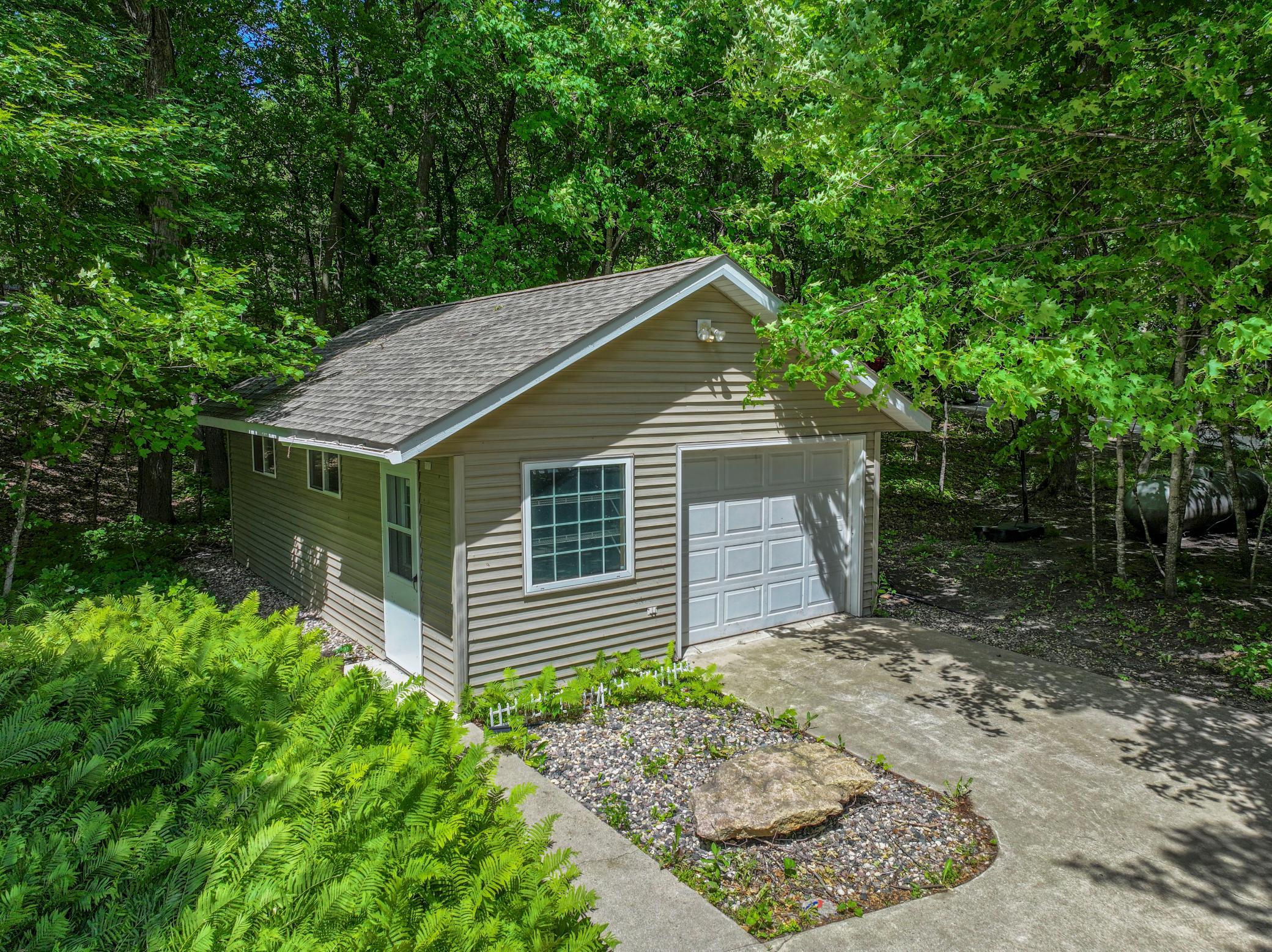 1993 single family home for sale at 1850 Petes Point Lane SW in Alexandria, MN — 4 bed, 3 bath (photo 46 of 84)