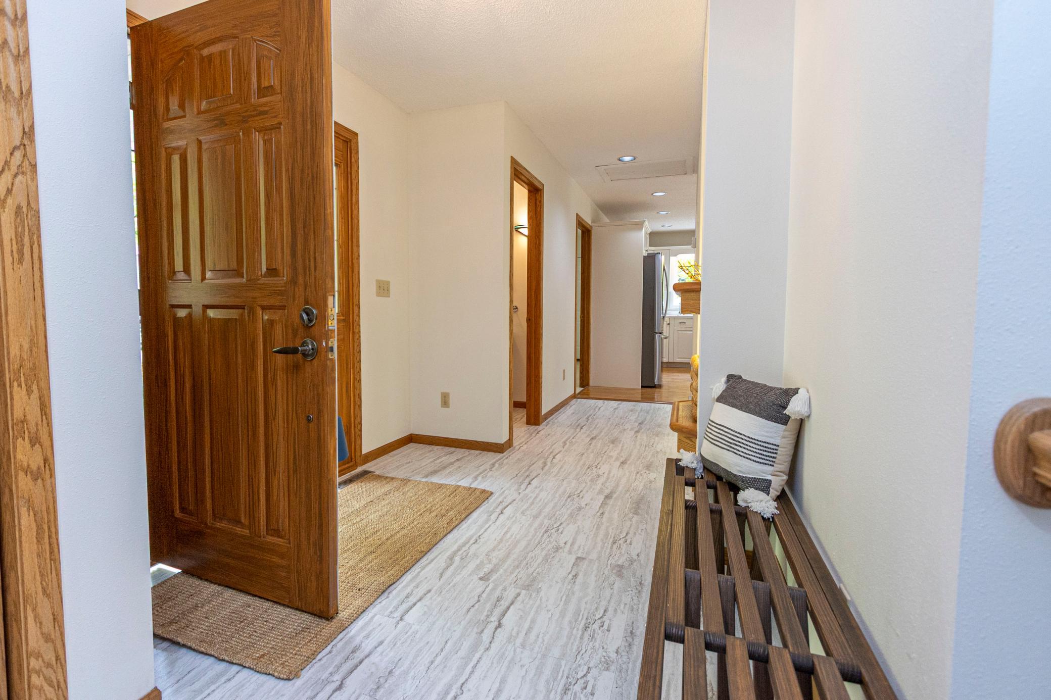 1993 single family home for sale at 1850 Petes Point Lane SW in Alexandria, MN — 4 bed, 3 bath (photo 9 of 84)