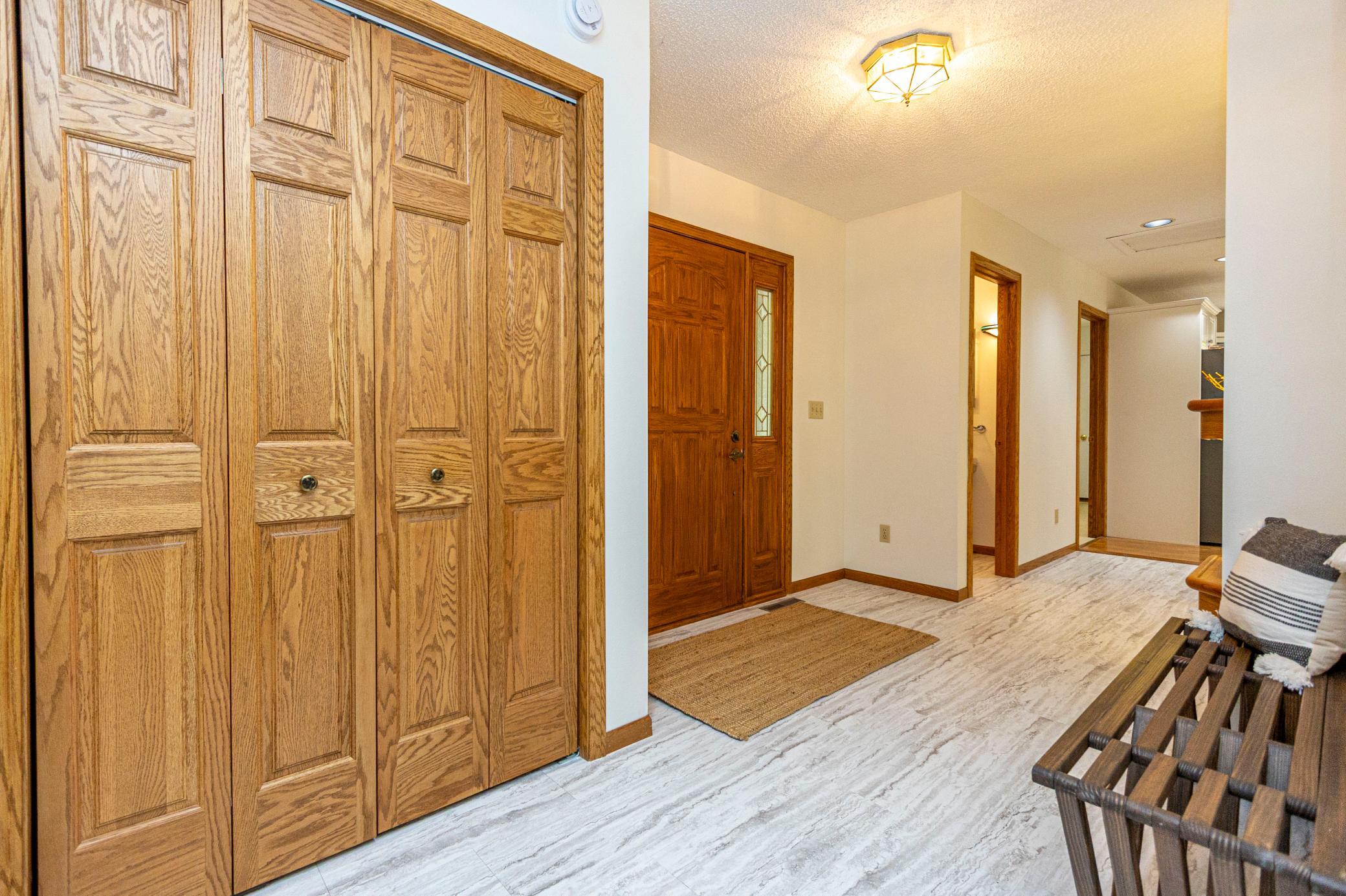 1993 single family home for sale at 1850 Petes Point Lane SW in Alexandria, MN — 4 bed, 3 bath (photo 10 of 84)