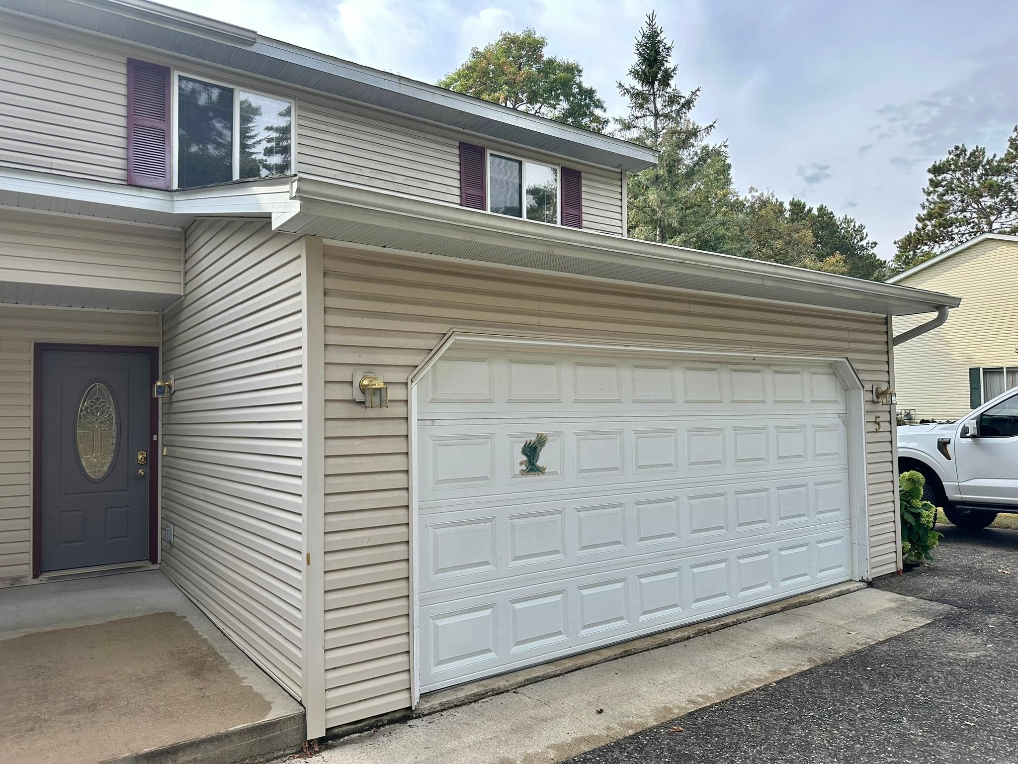 2001 twin home for sale at 806 Pine Street, Unit 5 in Park Rapids, MN — 3 bed, 3 bath (photo 3 of 41)