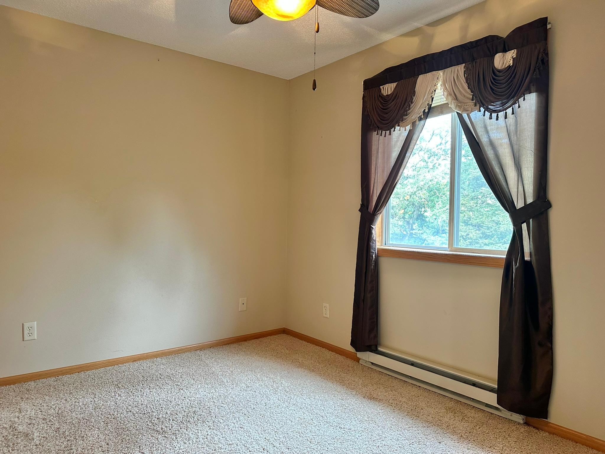 2001 twin home for sale at 806 Pine Street, Unit 5 in Park Rapids, MN — 3 bed, 3 bath (photo 21 of 41)