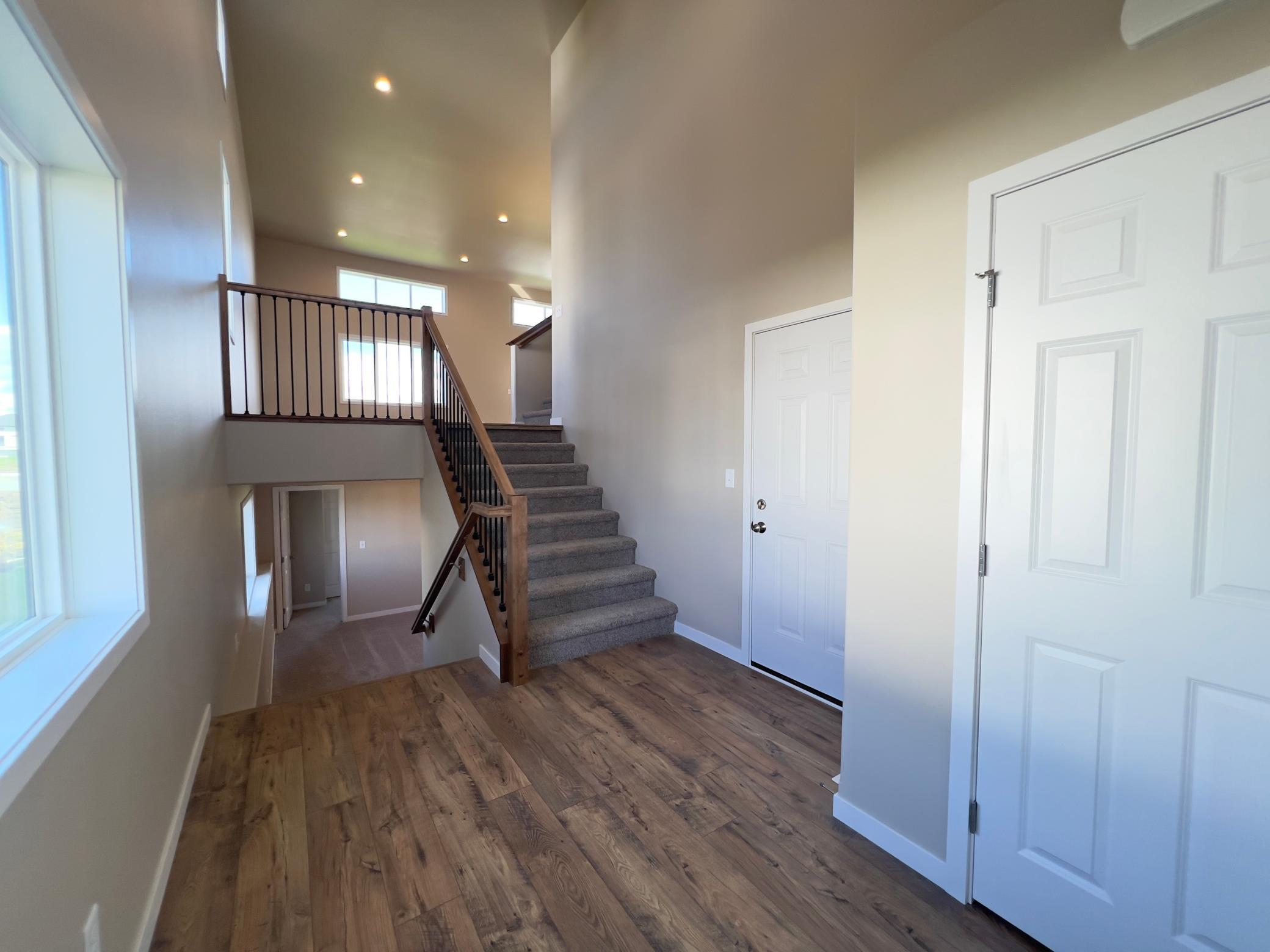 2026 single family home for sale at 6776 32nd Street S in Fargo, ND — 4 bed, 3 bath (photo 2 of 30)