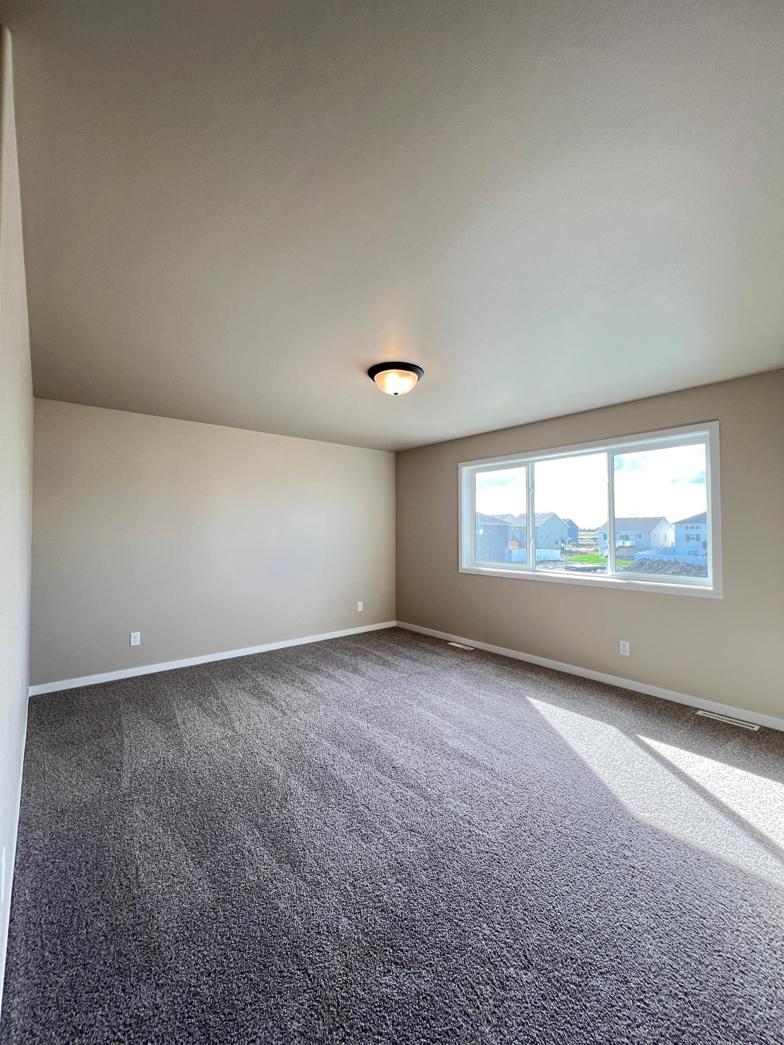 2026 single family home for sale at 6776 32nd Street S in Fargo, ND — 4 bed, 3 bath (photo 17 of 30)
