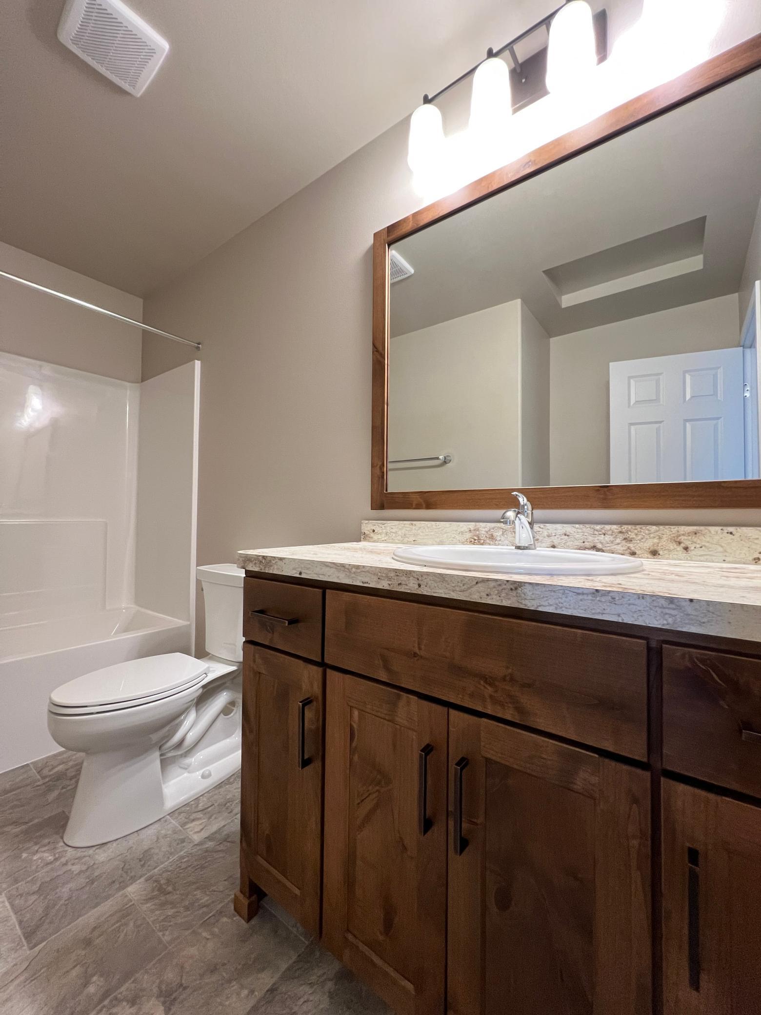 2026 single family home for sale at 6776 32nd Street S in Fargo, ND — 4 bed, 3 bath (photo 23 of 30)
