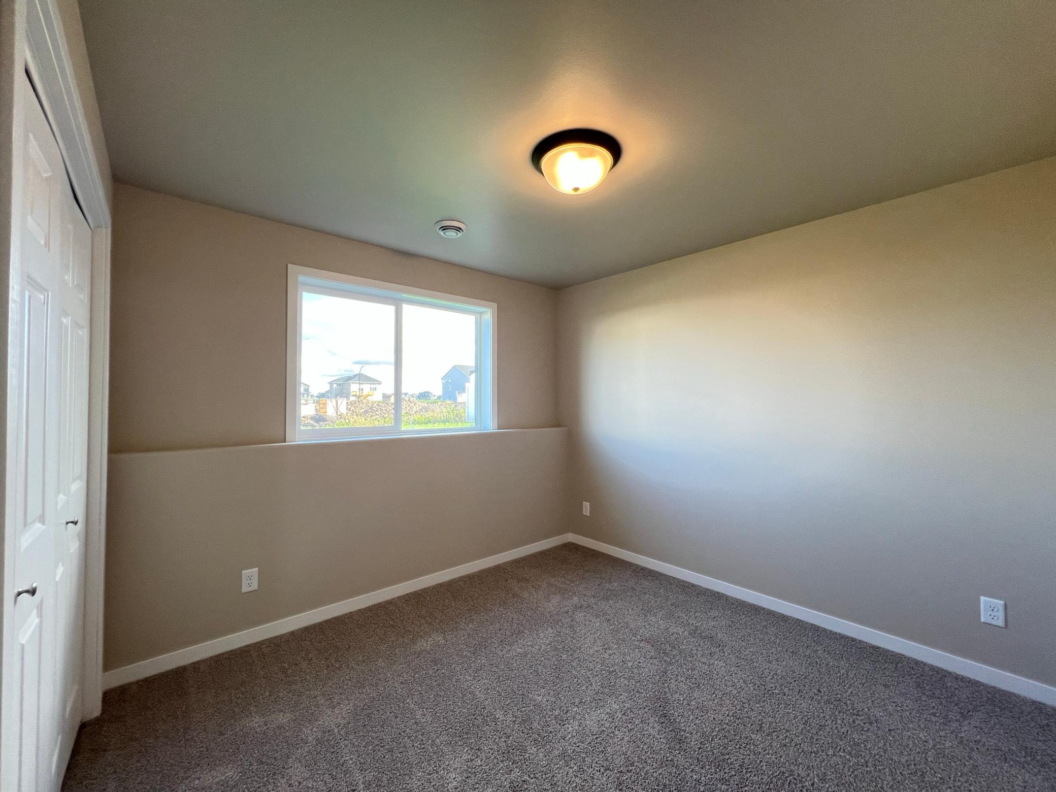 2026 single family home for sale at 6776 32nd Street S in Fargo, ND — 4 bed, 3 bath (photo 27 of 30)