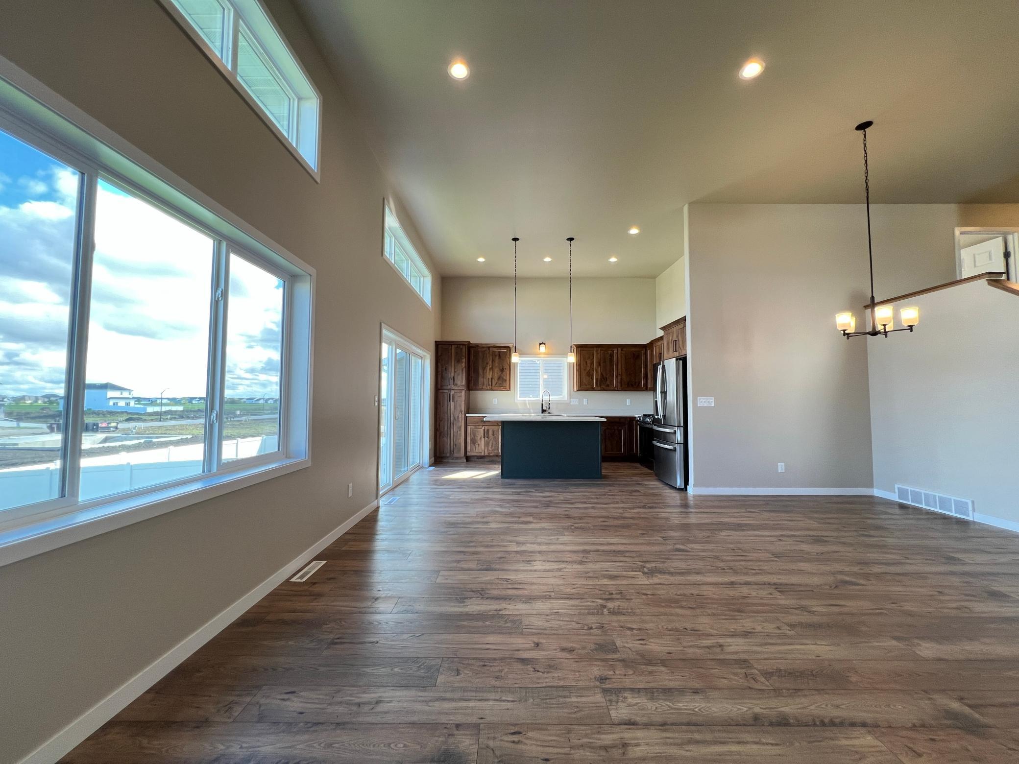 2026 single family home for sale at 6776 32nd Street S in Fargo, ND — 4 bed, 3 bath (photo 6 of 30)