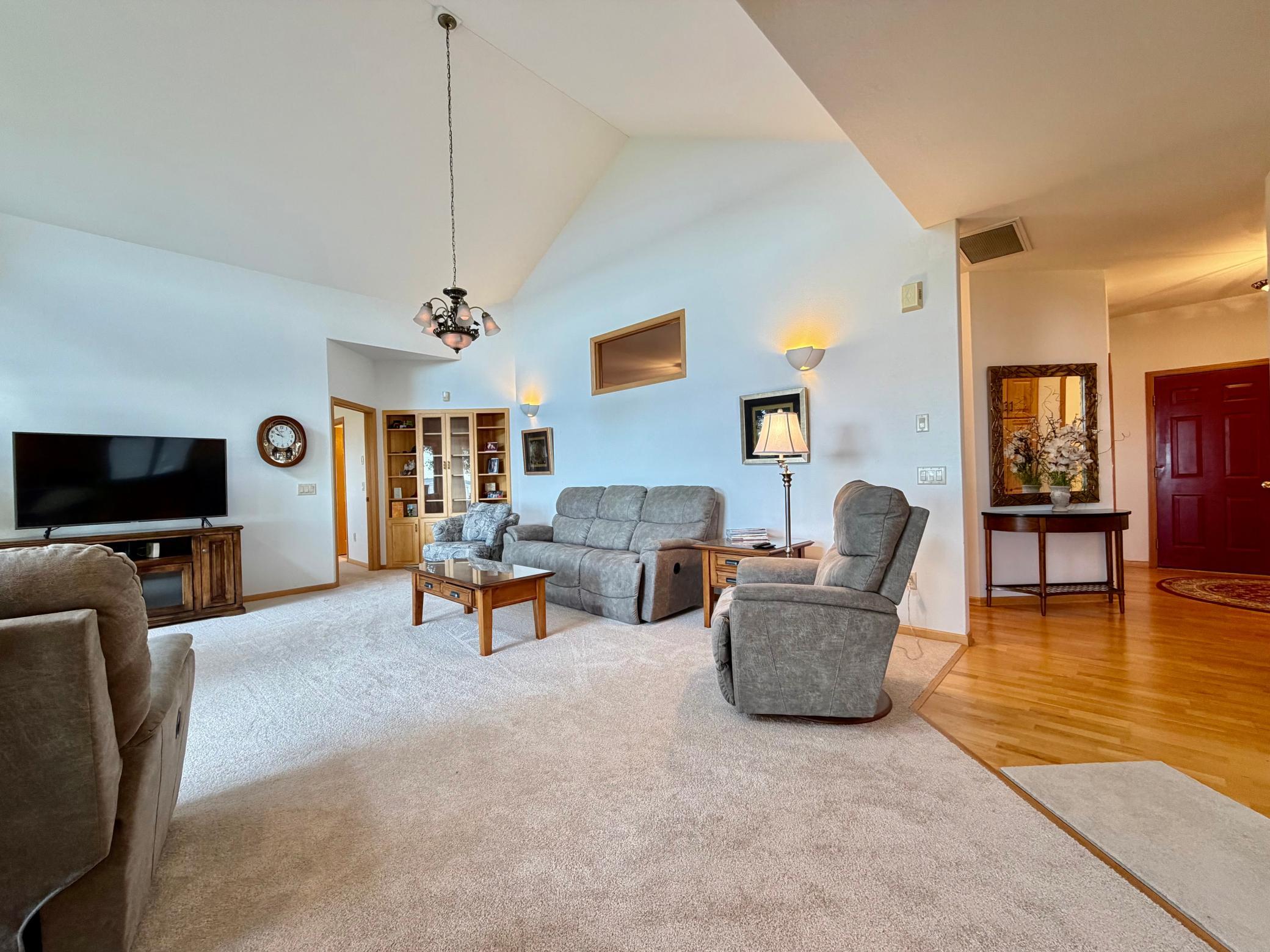 2002 single family home for sale at 41770 Riviera Drive in Ottertail, MN — 2 bed, 2 bath (photo 11 of 53)