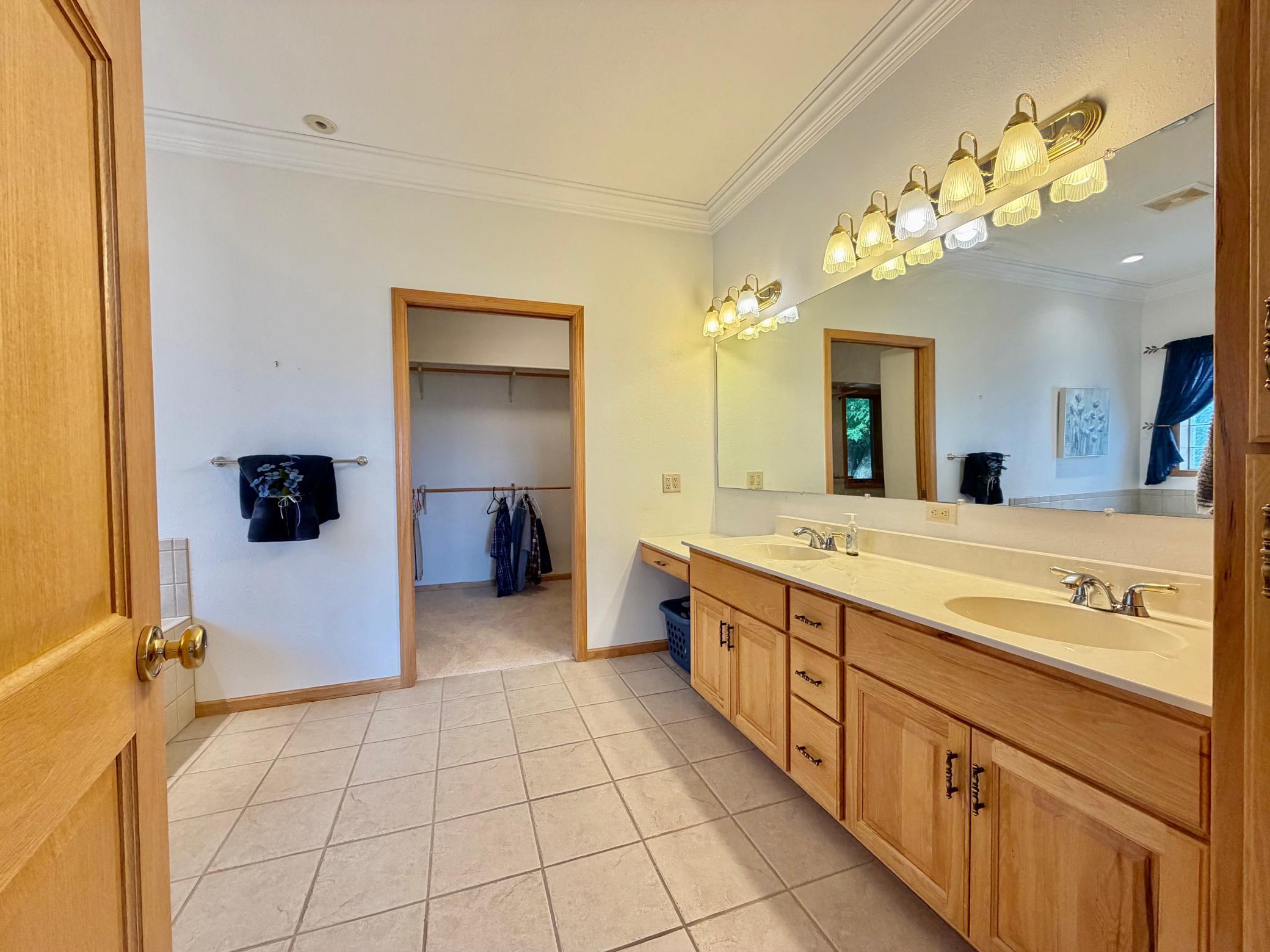 2002 single family home for sale at 41770 Riviera Drive in Ottertail, MN — 2 bed, 2 bath (photo 25 of 53)