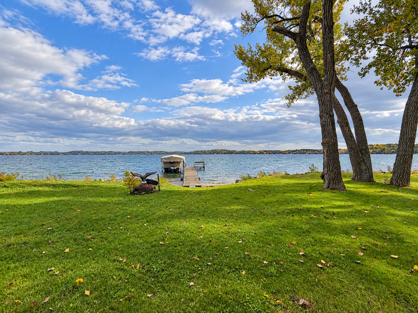 2005 single family home for sale at 37742 N Eagle Lake Road in Battle Lake, MN — 2 bed, 1 bath (photo 2 of 19)