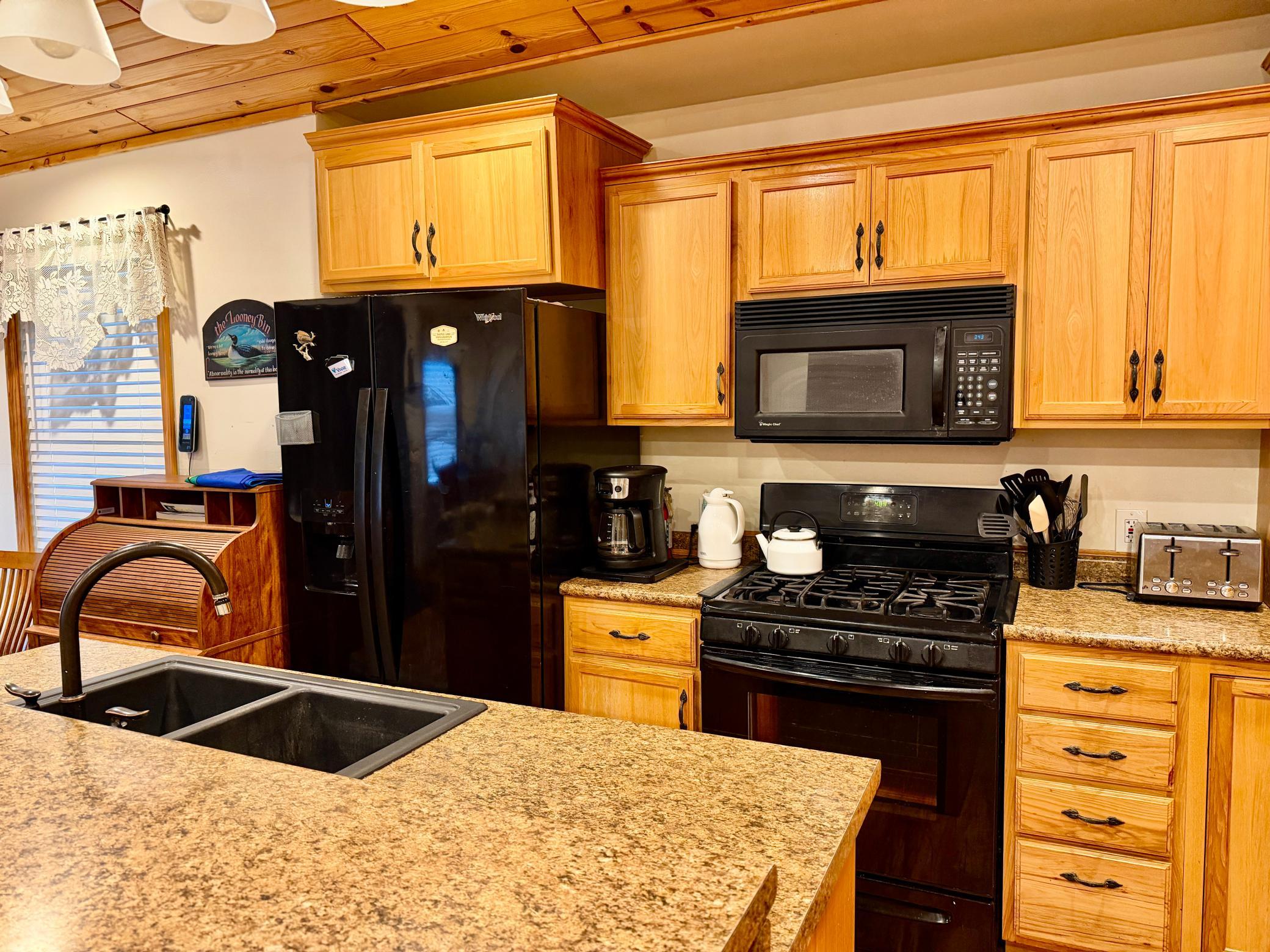 2005 single family home for sale at 37742 N Eagle Lake Road in Battle Lake, MN — 2 bed, 1 bath (photo 14 of 19)