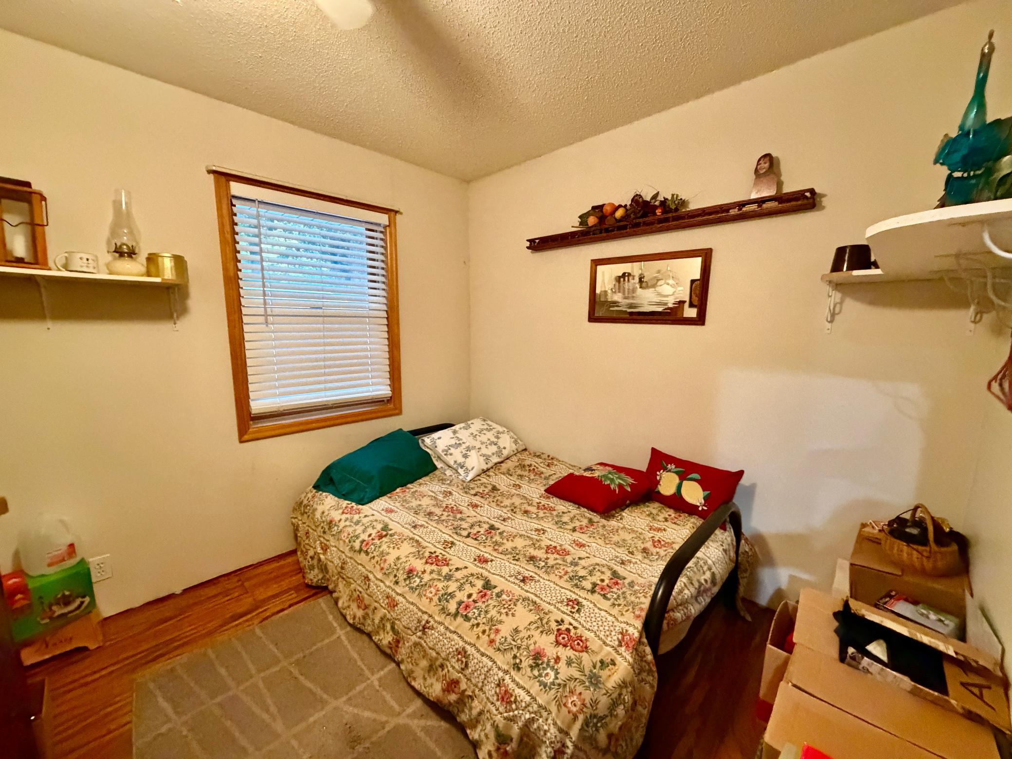 2005 single family home for sale at 37742 N Eagle Lake Road in Battle Lake, MN — 2 bed, 1 bath (photo 17 of 19)