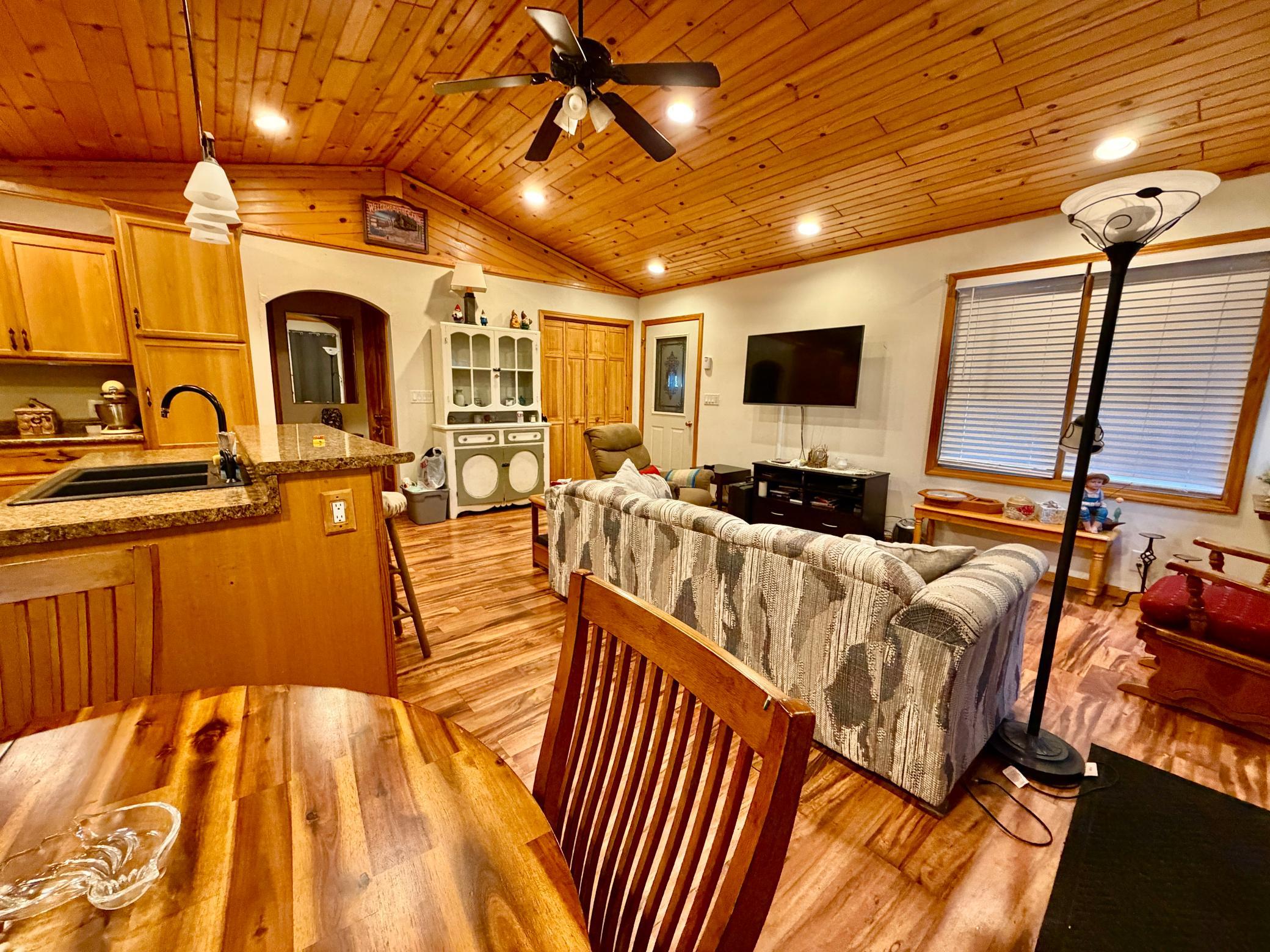 2005 single family home for sale at 37742 N Eagle Lake Road in Battle Lake, MN — 2 bed, 1 bath (photo 8 of 19)