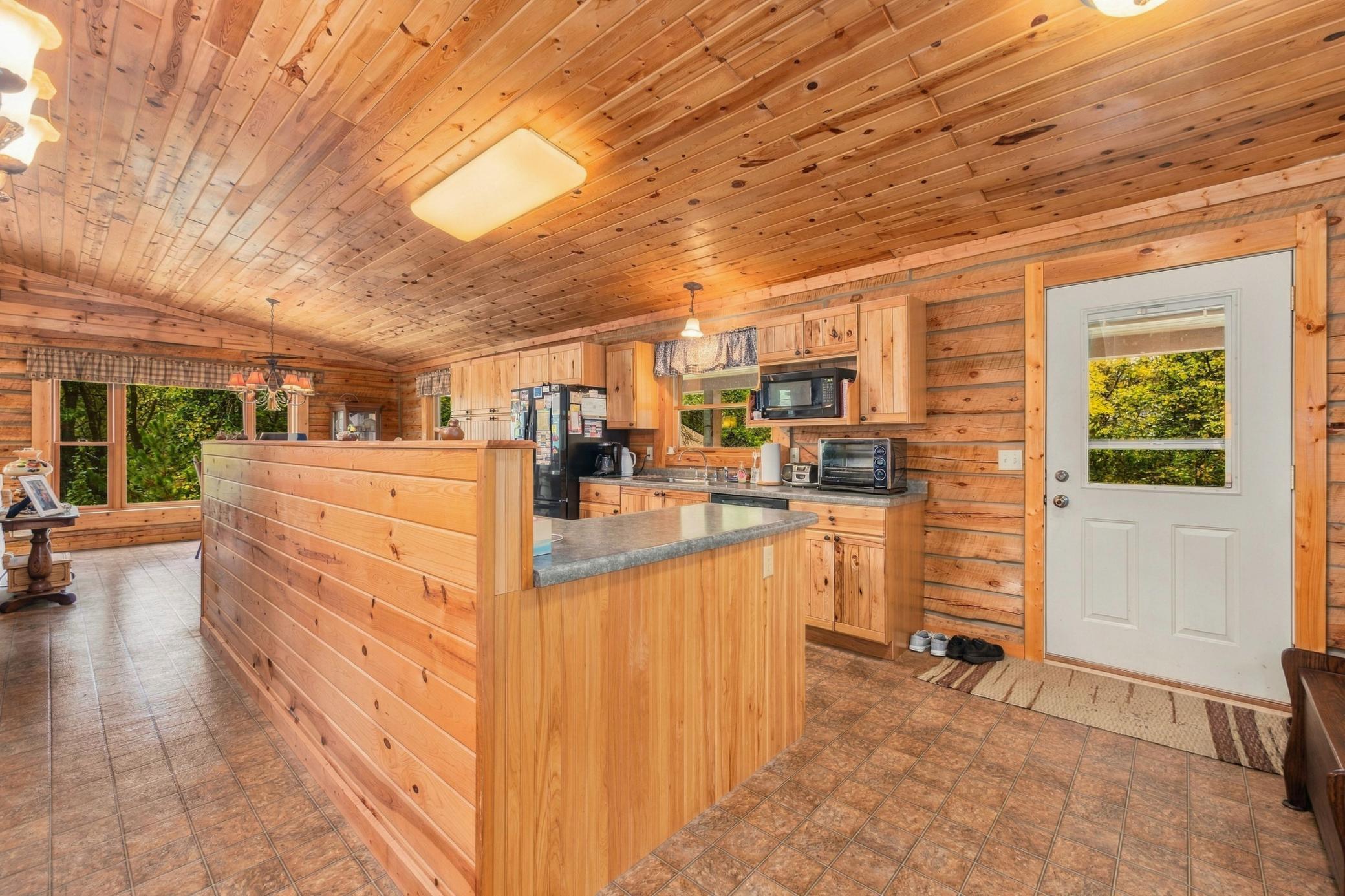2004 single family home for sale at 15450 130th Street in Menahga, MN — 2 bed, 2 bath (photo 8 of 28)