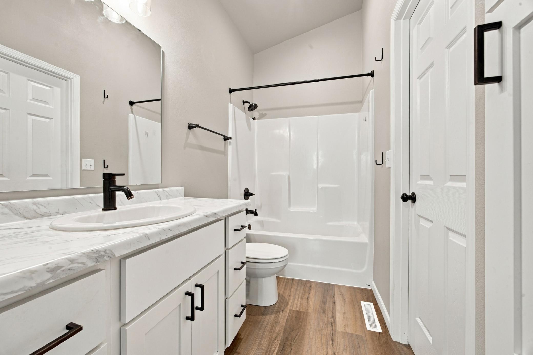 2023 single family home for sale at 7691 Cub Creek Way in Horace, ND — 3 bed, 2 bath (photo 17 of 27)