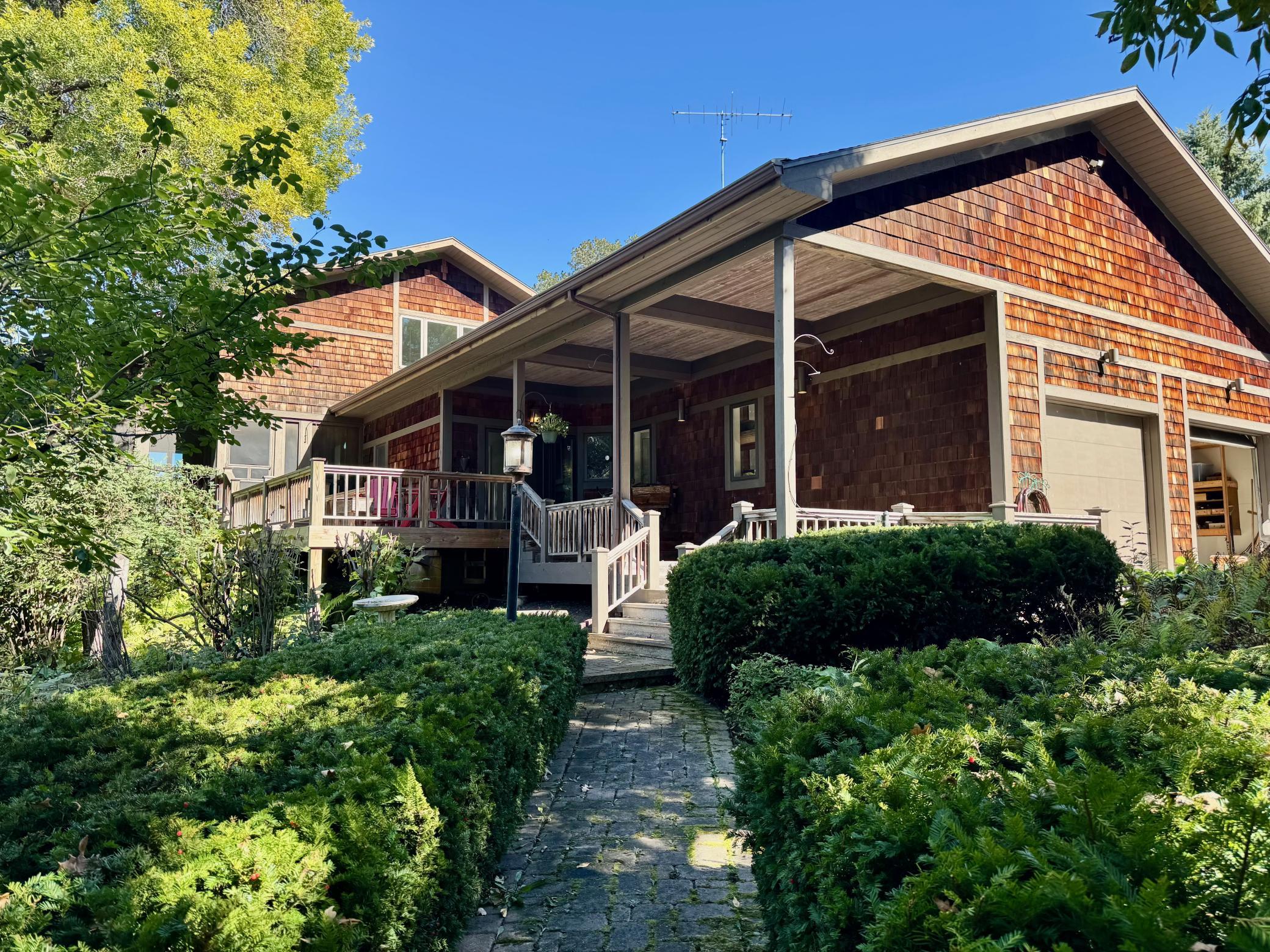 1998 single family home for sale at 507 E Front Street in Battle Lake, MN — 5 bed, 3 bath (photo 2 of 97)