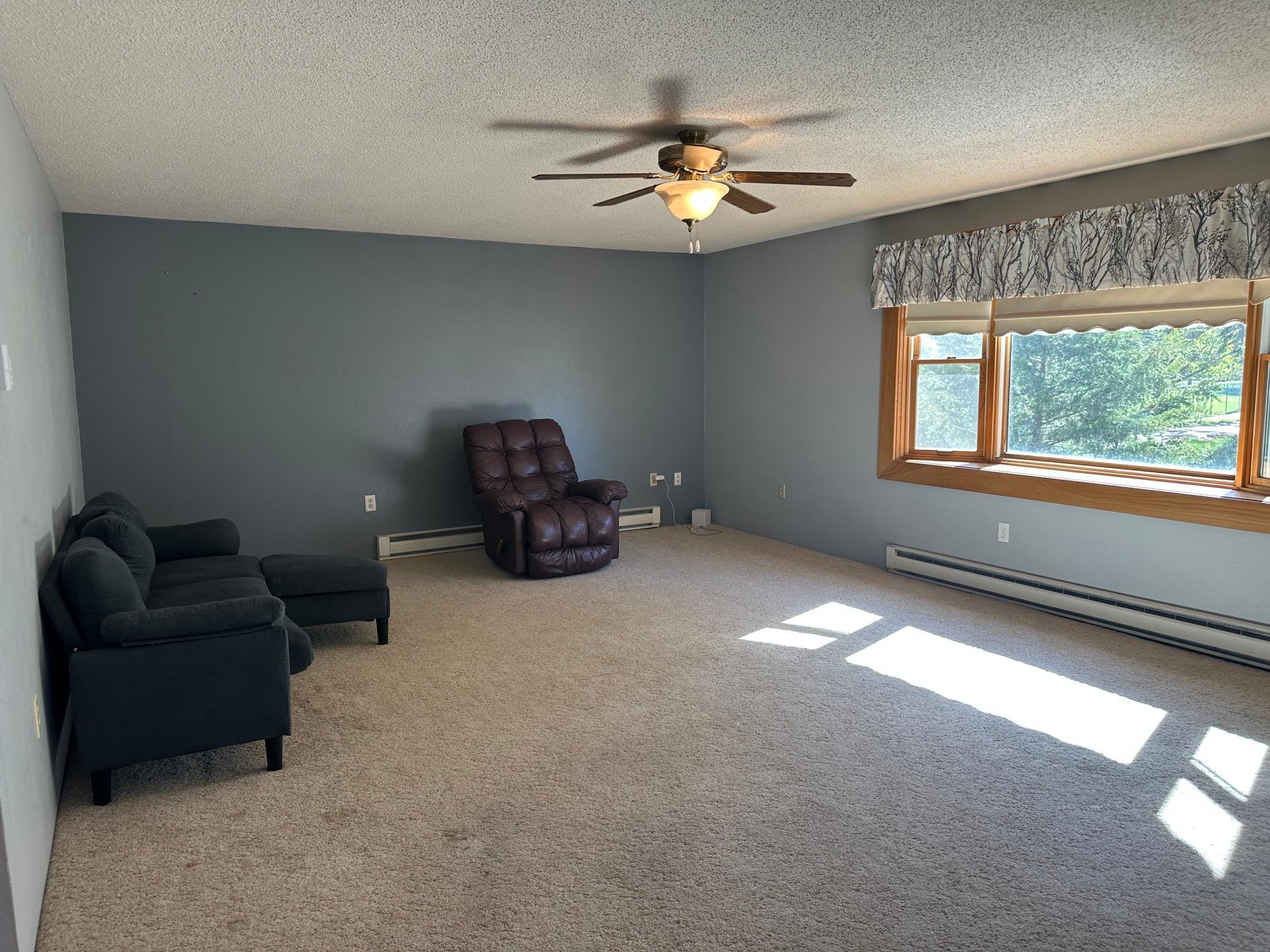 1957 single family home for sale at 408 3rd Avenue NW in LaMoure, ND — 3 bed, 2 bath (photo 4 of 46)