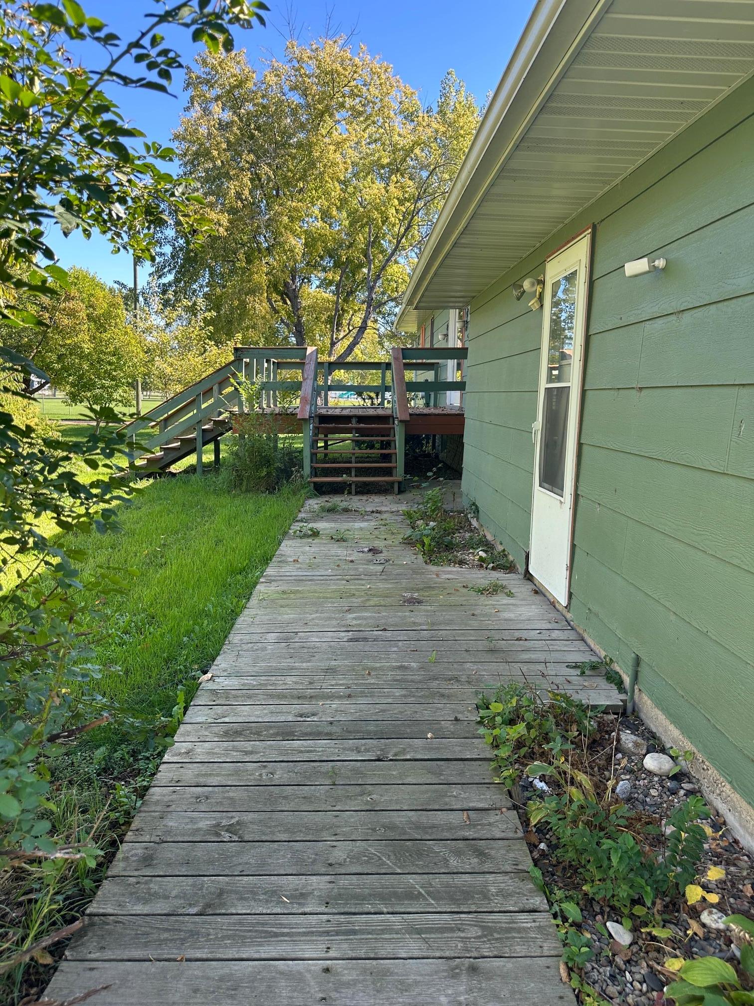 1957 single family home for sale at 408 3rd Avenue NW in LaMoure, ND — 3 bed, 2 bath (photo 33 of 46)