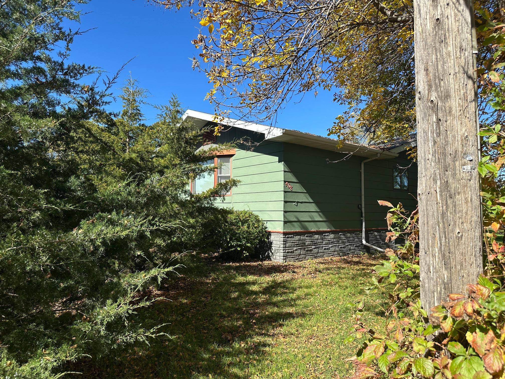 1957 single family home for sale at 408 3rd Avenue NW in LaMoure, ND — 3 bed, 2 bath (photo 36 of 46)