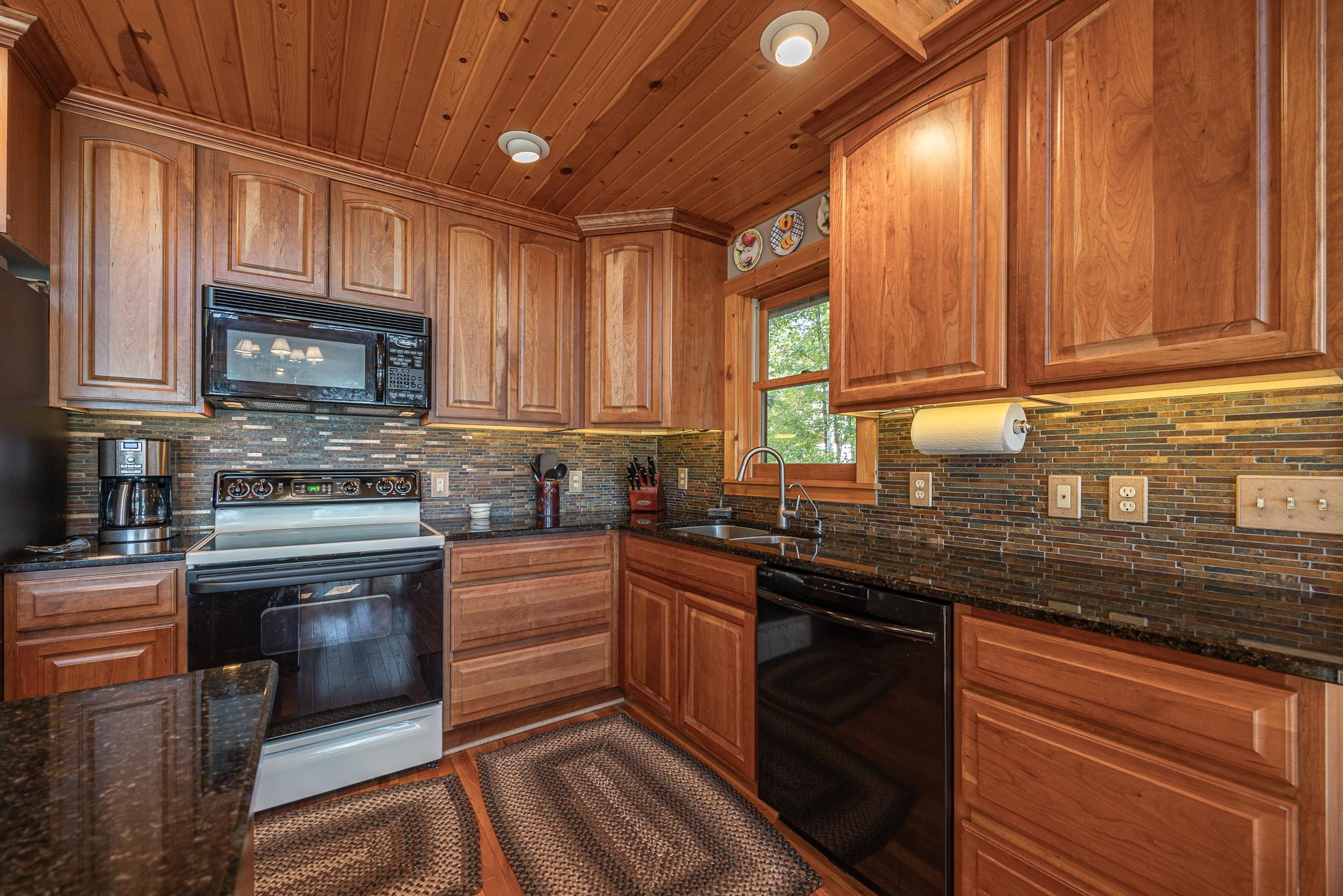 1995 single family home for sale at 181 Broadwater Lane NE in Longville, MN — 3 bed, 2 bath (photo 11 of 59)