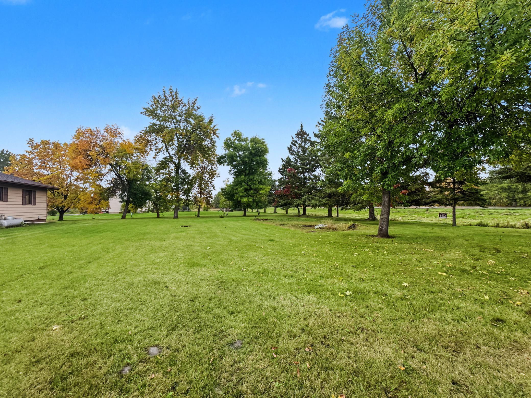 1988 single family home for sale at 33210 593rd Avenue in Warroad, MN — 3 bed, 1 bath (photo 3 of 21)
