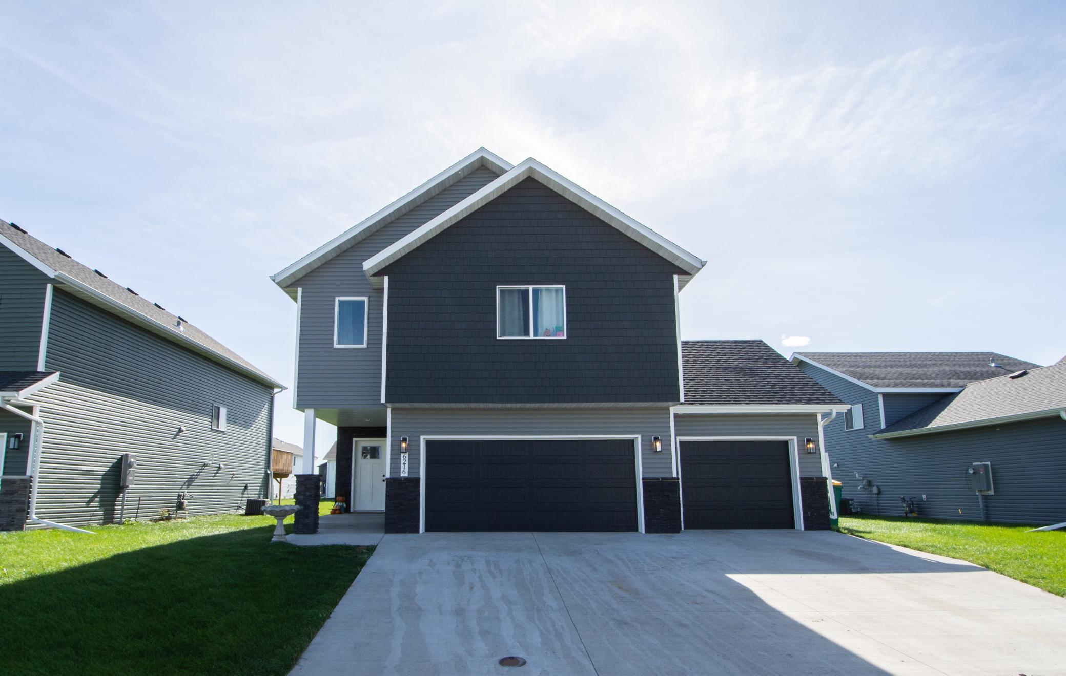 6216 86th Avenue S, Horace, ND