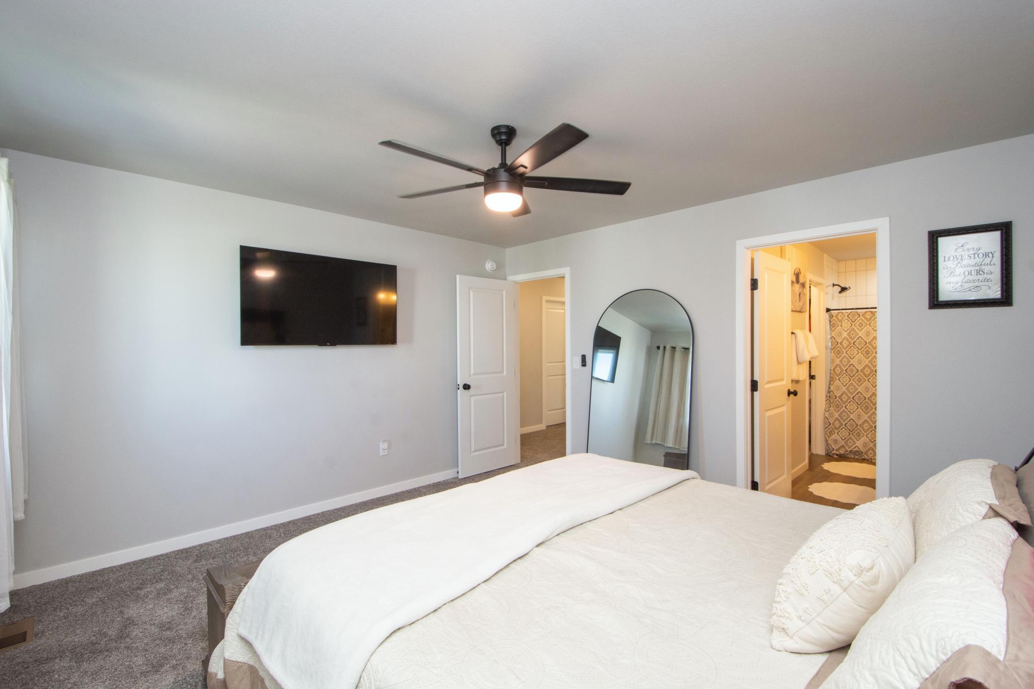2025 single family home for sale at 6216 86th Avenue S in Horace, ND — 4 bed, 3 bath (photo 17 of 46)