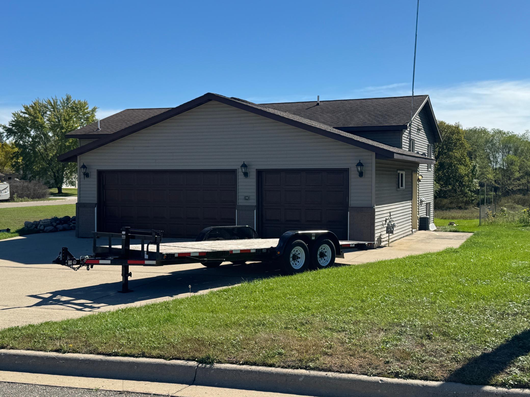 2007 single family home for sale at 527 Madison Avenue SE in Wadena, MN — 5 bed, 3 bath (photo 2 of 28)