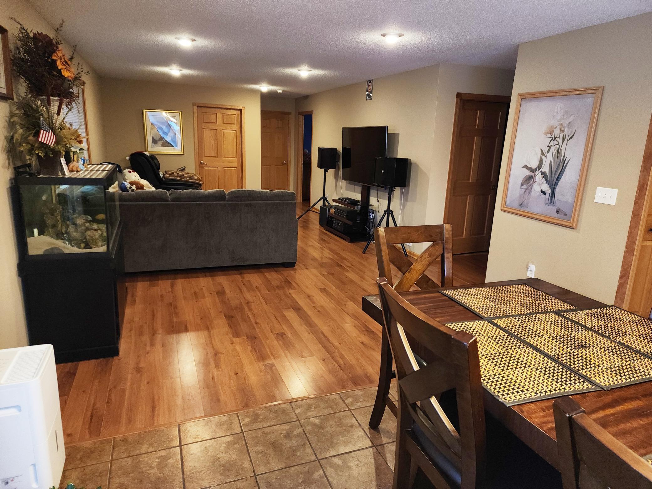 2007 single family home for sale at 527 Madison Avenue SE in Wadena, MN — 5 bed, 3 bath (photo 15 of 28)