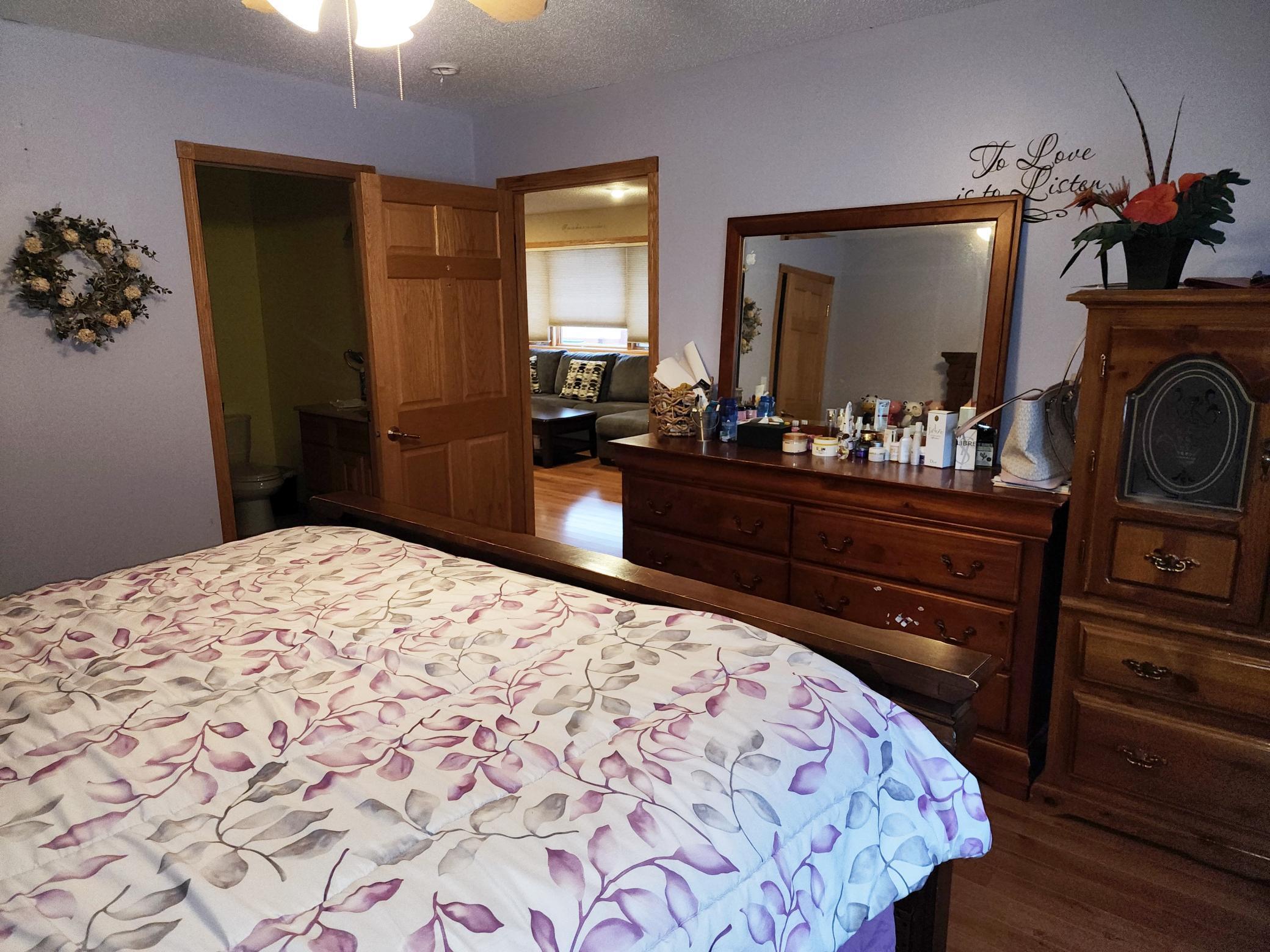 2007 single family home for sale at 527 Madison Avenue SE in Wadena, MN — 5 bed, 3 bath (photo 16 of 28)