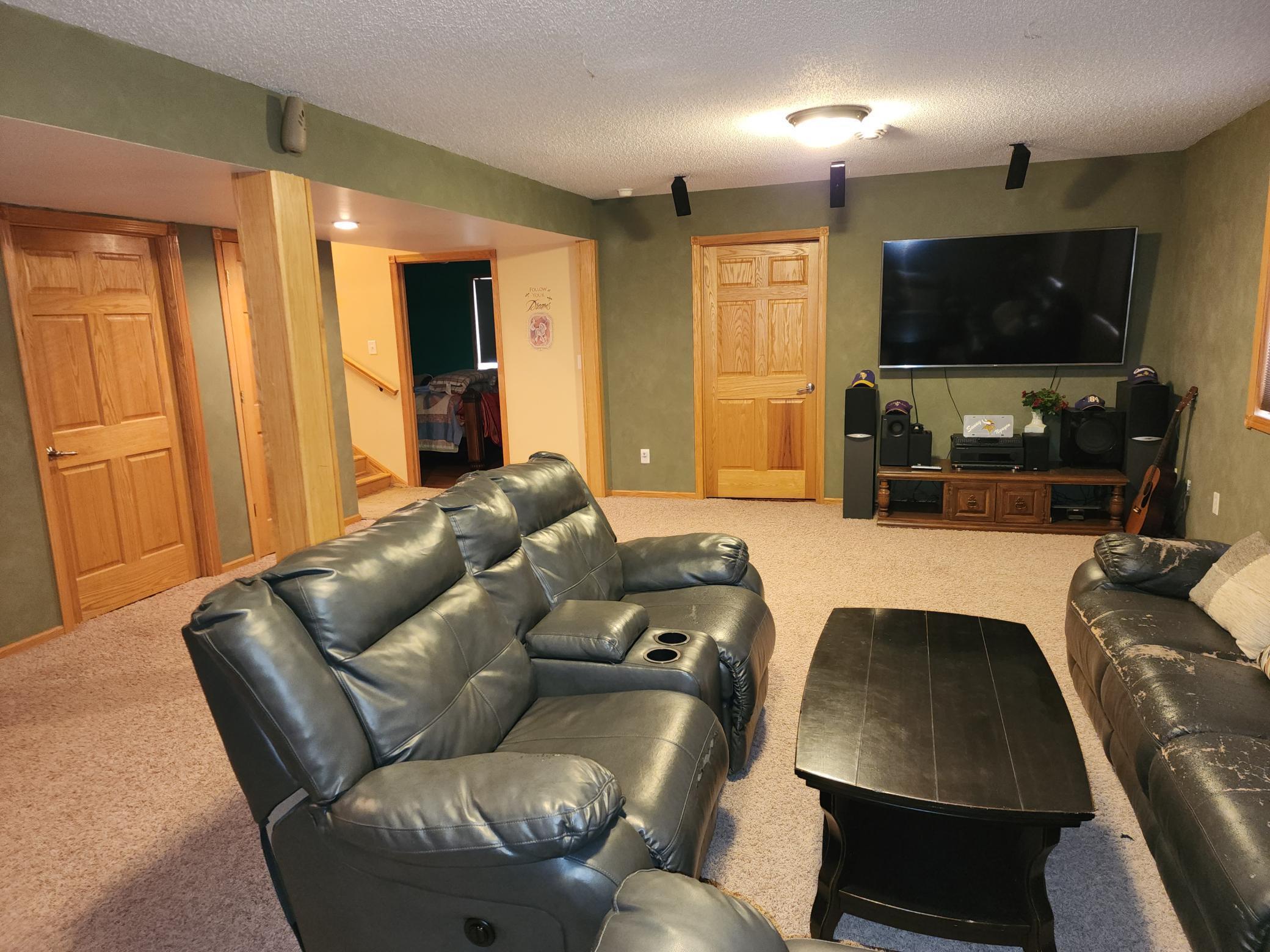 2007 single family home for sale at 527 Madison Avenue SE in Wadena, MN — 5 bed, 3 bath (photo 20 of 28)