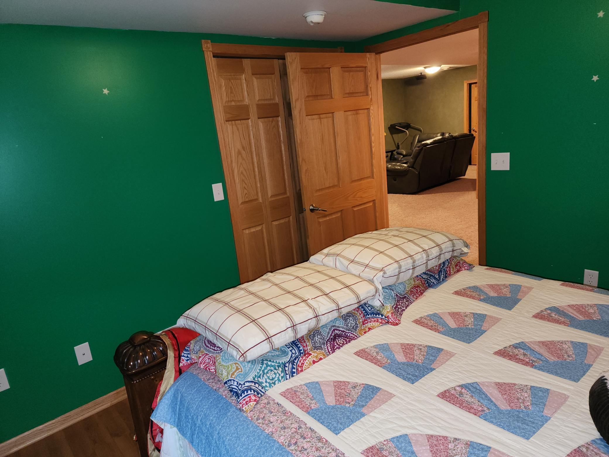 2007 single family home for sale at 527 Madison Avenue SE in Wadena, MN — 5 bed, 3 bath (photo 23 of 28)
