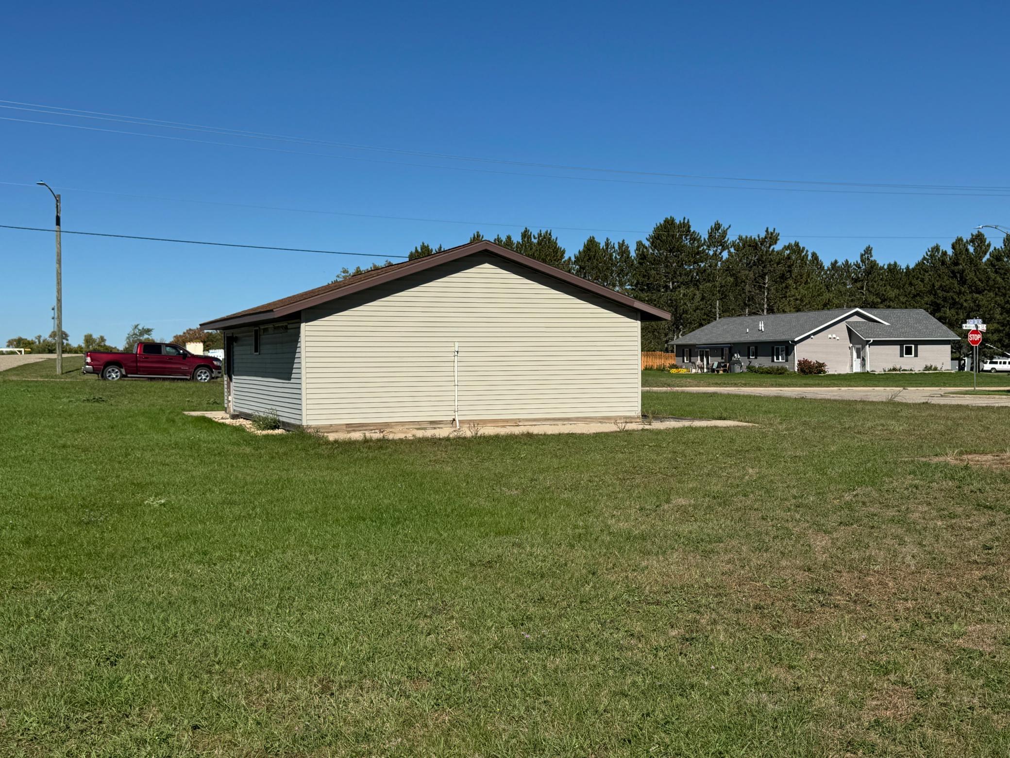 2007 single family home for sale at 527 Madison Avenue SE in Wadena, MN — 5 bed, 3 bath (photo 7 of 28)