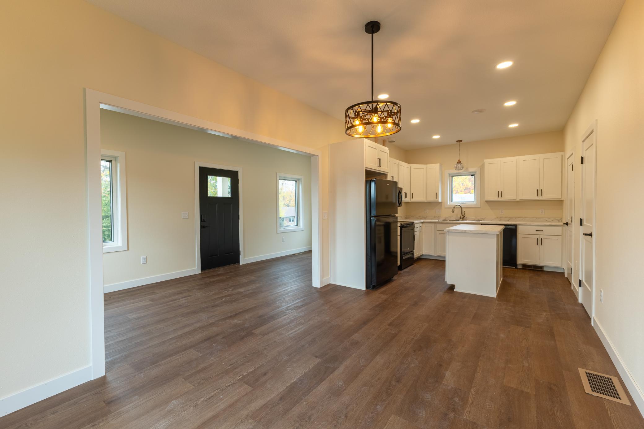 1930 single family home for sale at 1145 Roosevelt Avenue in Detroit Lakes, MN — 3 bed, 2 bath (photo 12 of 58)