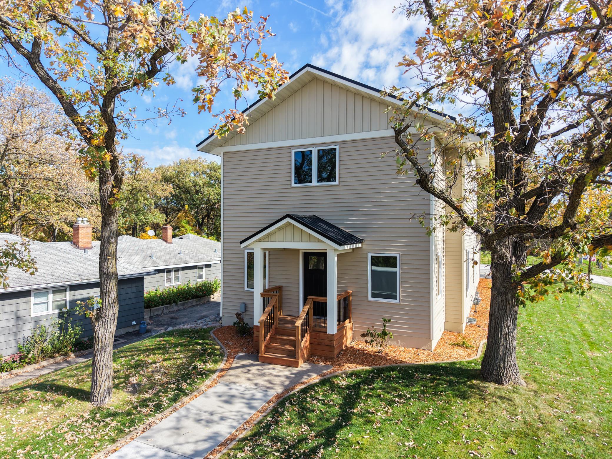 1930 single family home for sale at 1145 Roosevelt Avenue in Detroit Lakes, MN — 3 bed, 2 bath (photo 4 of 58)