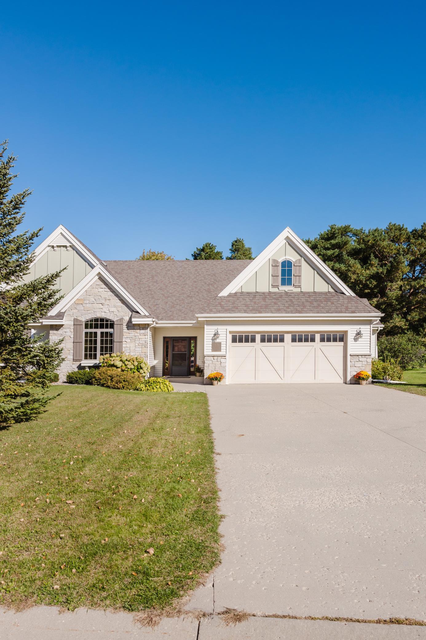 2006 twin home for sale at 816 Whitetail Lane in Detroit Lakes, MN — 2 bed, 2 bath