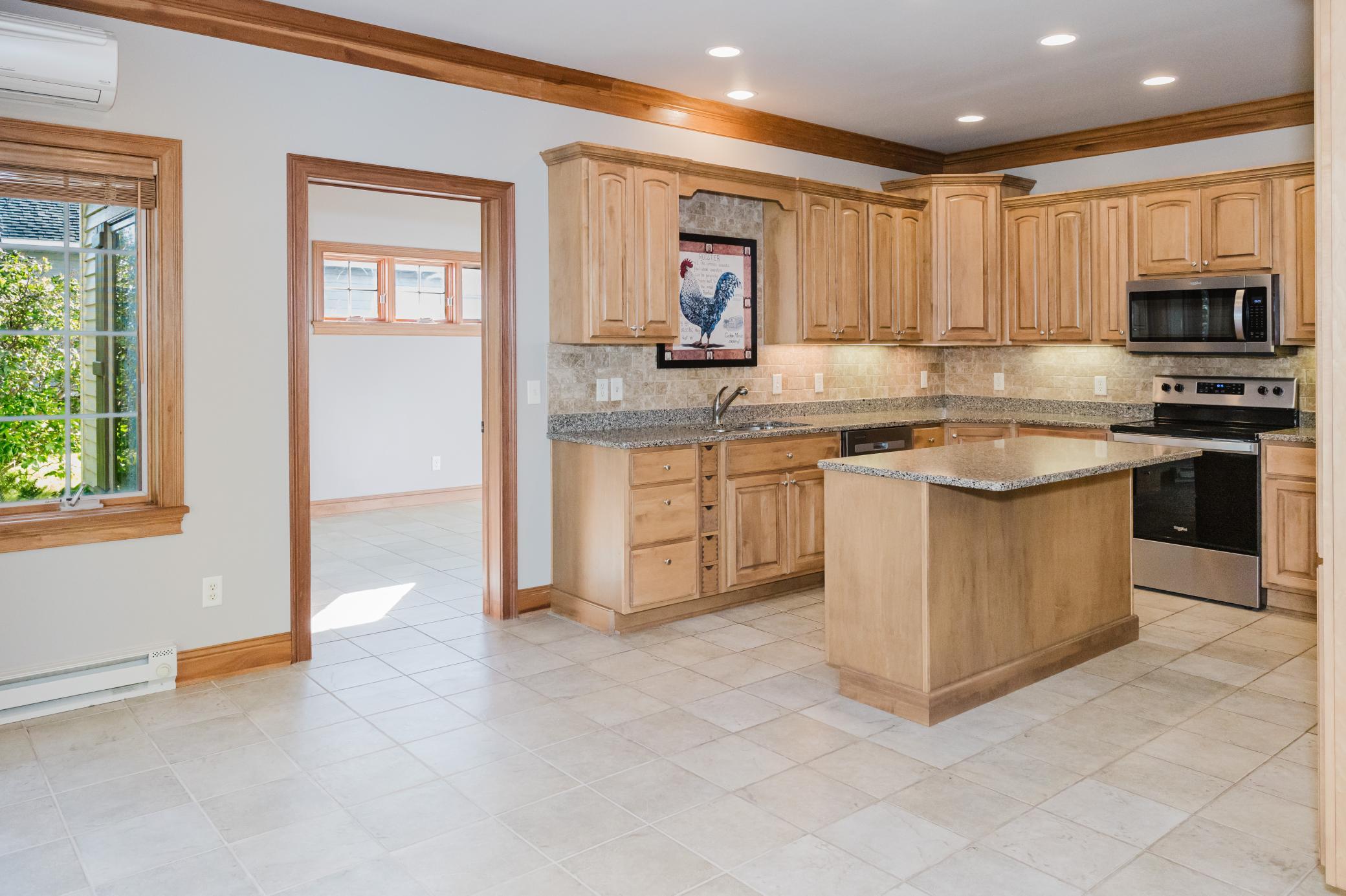 2006 twin home for sale at 816 Whitetail Lane in Detroit Lakes, MN — 2 bed, 2 bath (photo 13 of 45)
