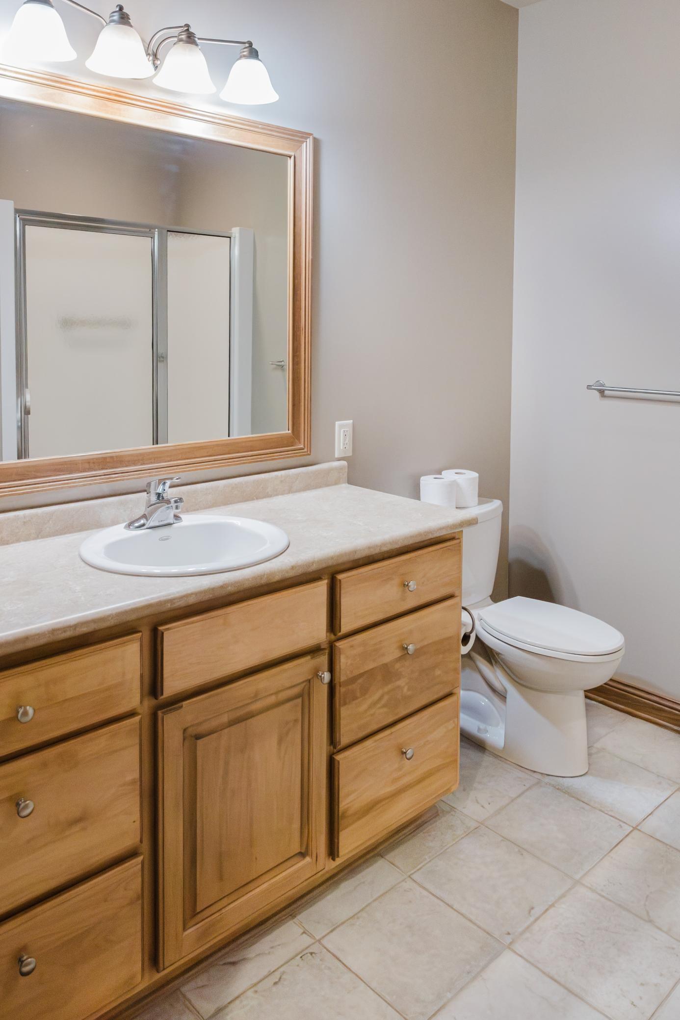 2006 twin home for sale at 816 Whitetail Lane in Detroit Lakes, MN — 2 bed, 2 bath (photo 33 of 45)