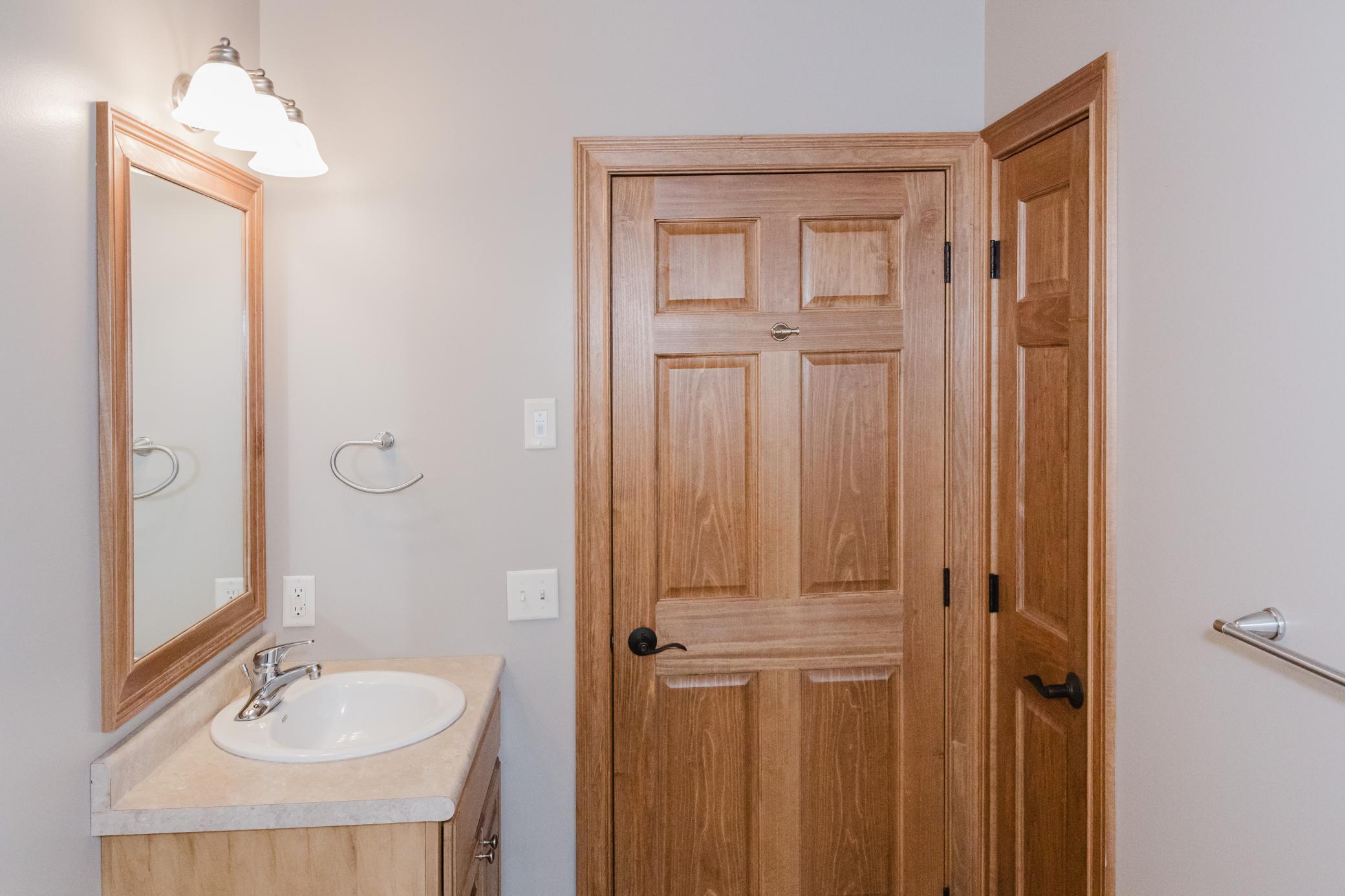 2006 twin home for sale at 816 Whitetail Lane in Detroit Lakes, MN — 2 bed, 2 bath (photo 38 of 45)